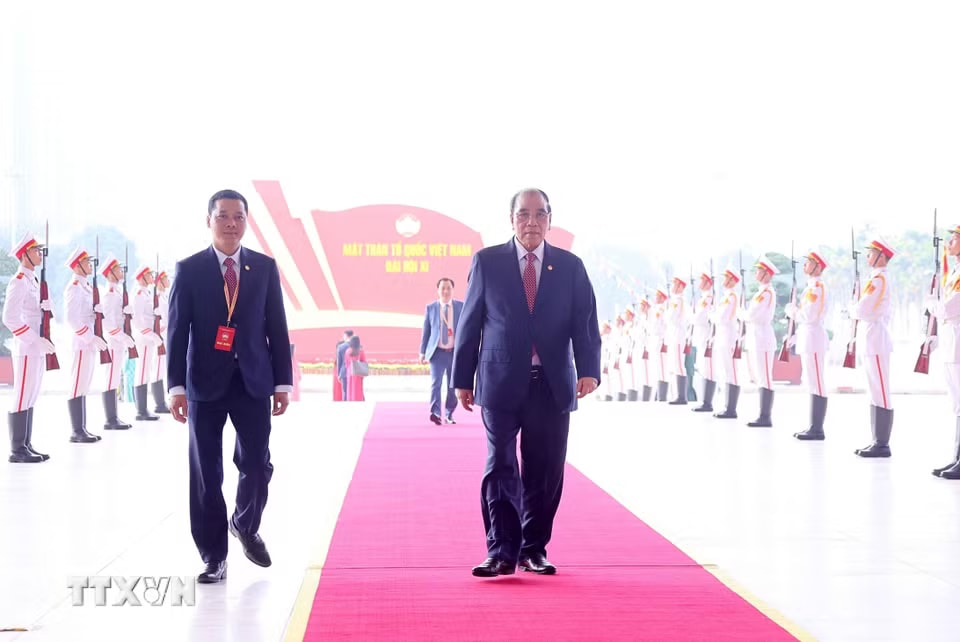 Nguyên Tổng Bí thư Nông Đức Mạnh đến dự phiên khai mạc trọng thể Đại hội XI Mặt trận Tổ quốc Việt Nam. (Ảnh: Văn Điệp/TTXVN)