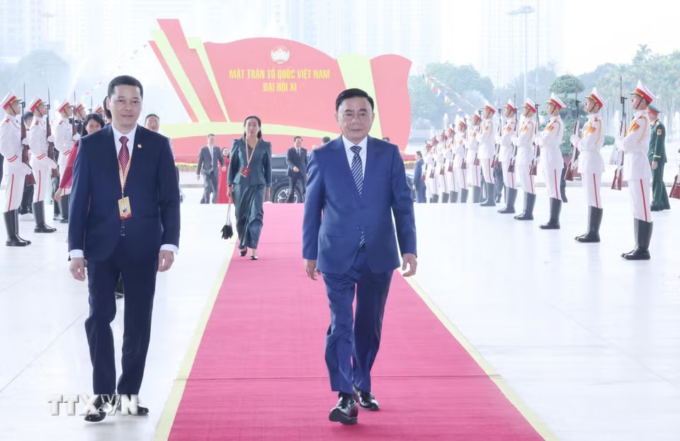 Đồng chí Trần Cẩm Tú, Ủy viên Bộ Chính trị, Thường trực Ban Bí thư, Bí thư Đảng ủy các cơ quan Đảng Trung ương đến dự Đại hội. (Ảnh: Lâm Khánh/TTXVN)
