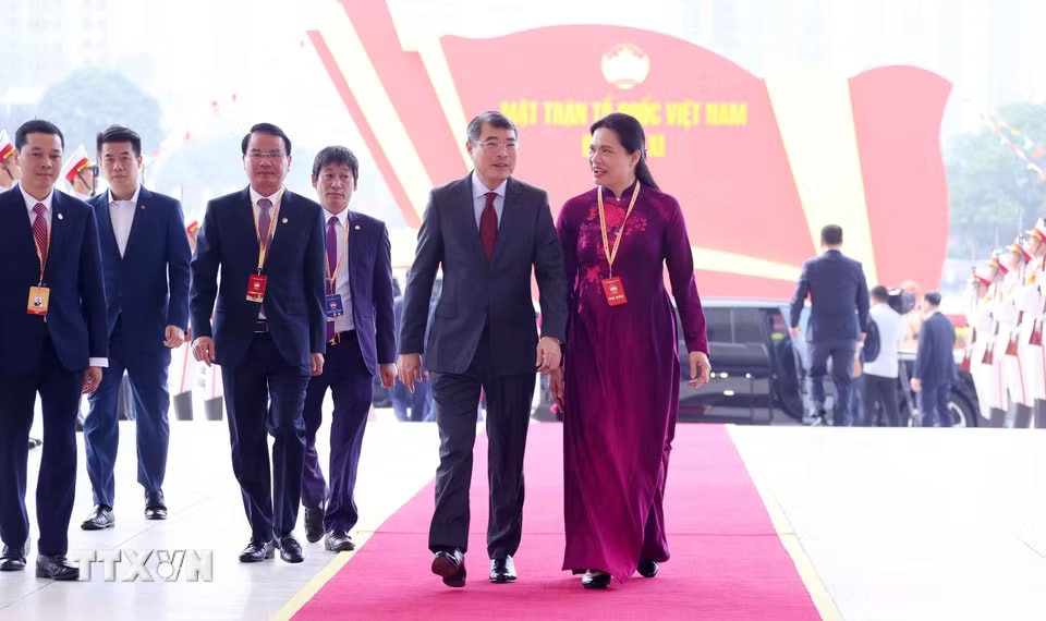 Thủ tướng Lê Minh Hưng đến dự khai mạc Đại hội XI Mặt trận Tổ quốc Việt Nam. (Ảnh: Văn Điệp/ TTXVN)
