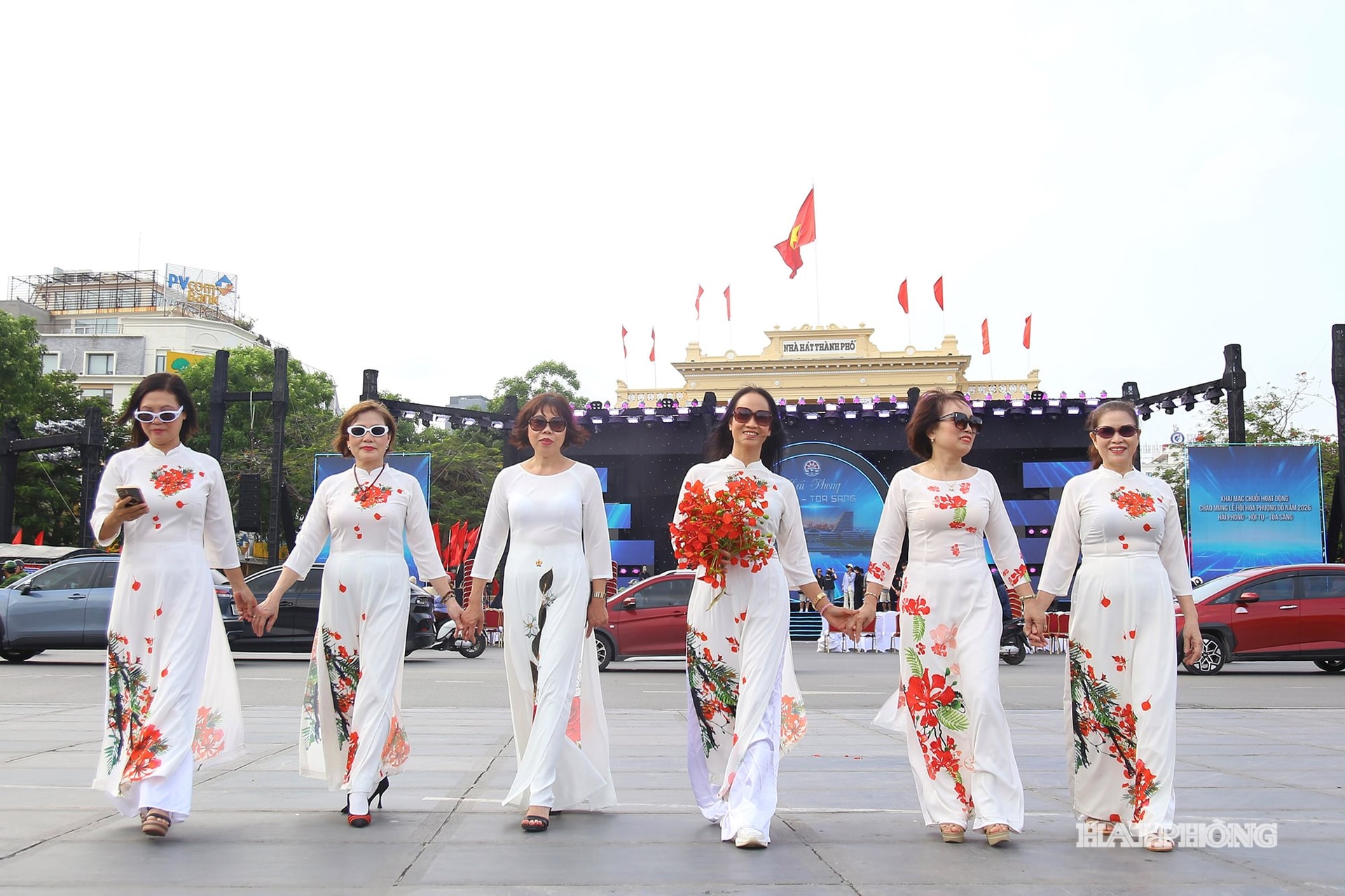 گل-فونگ-do2-5e9d2724cd614e6bf311fc0a9dfc9faf(1).jpg