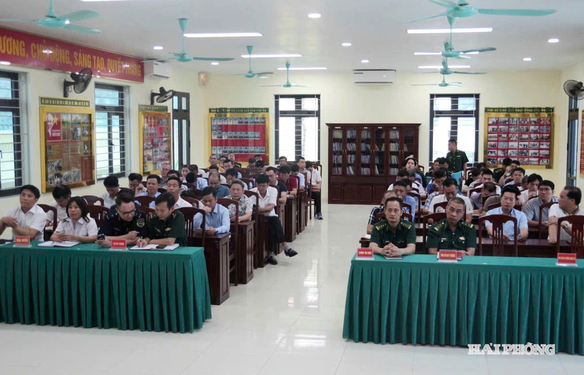 Các doanh nghiệp, đại lý hàng hải tham dự hội nghị tuyên truyền, phổ biến quy định mới