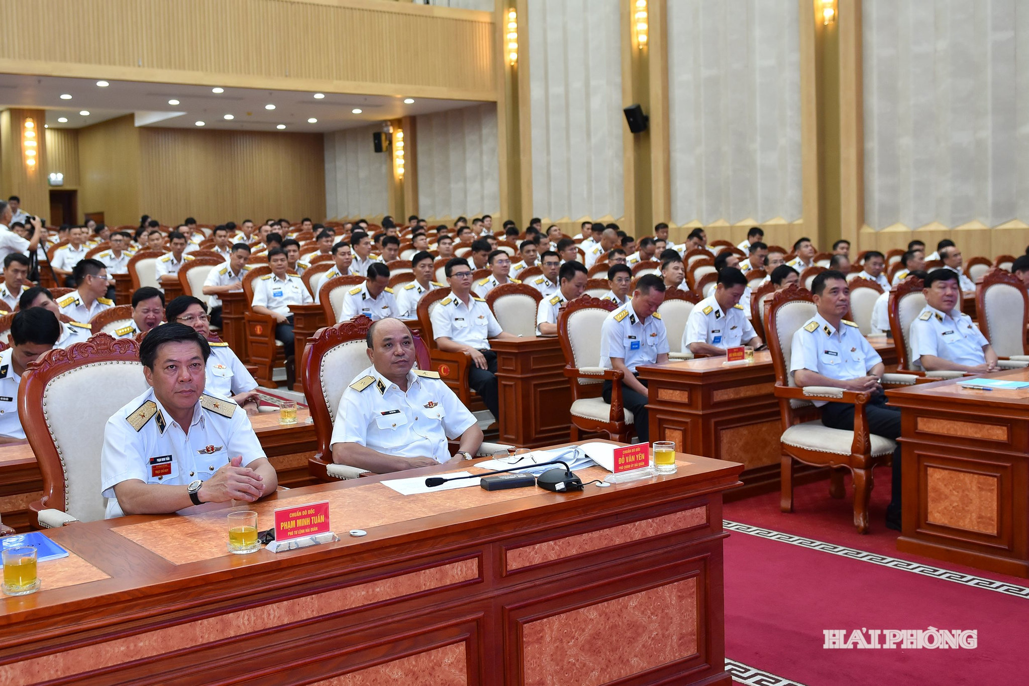 Các đại biểu dự lễ khai mạc hội thi.