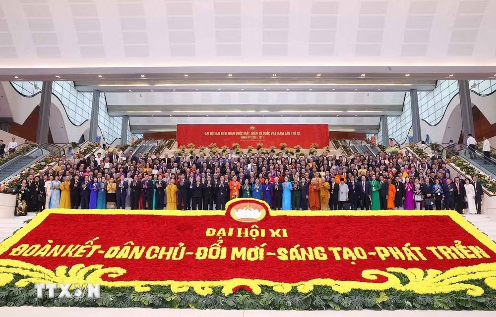 Ủy ban Trung ương Mặt trận Tổ quốc Việt Nam khóa XI, nhiệm kỳ 2026-2031 ra mắt Đại hội. (Ảnh: Văn Điệp/TTXVN) ttxvn-be-mac-dai-hoi-dai-bieu-mat-tran-to-quoc-viet-nam-lan-thu-xi-19.jpg