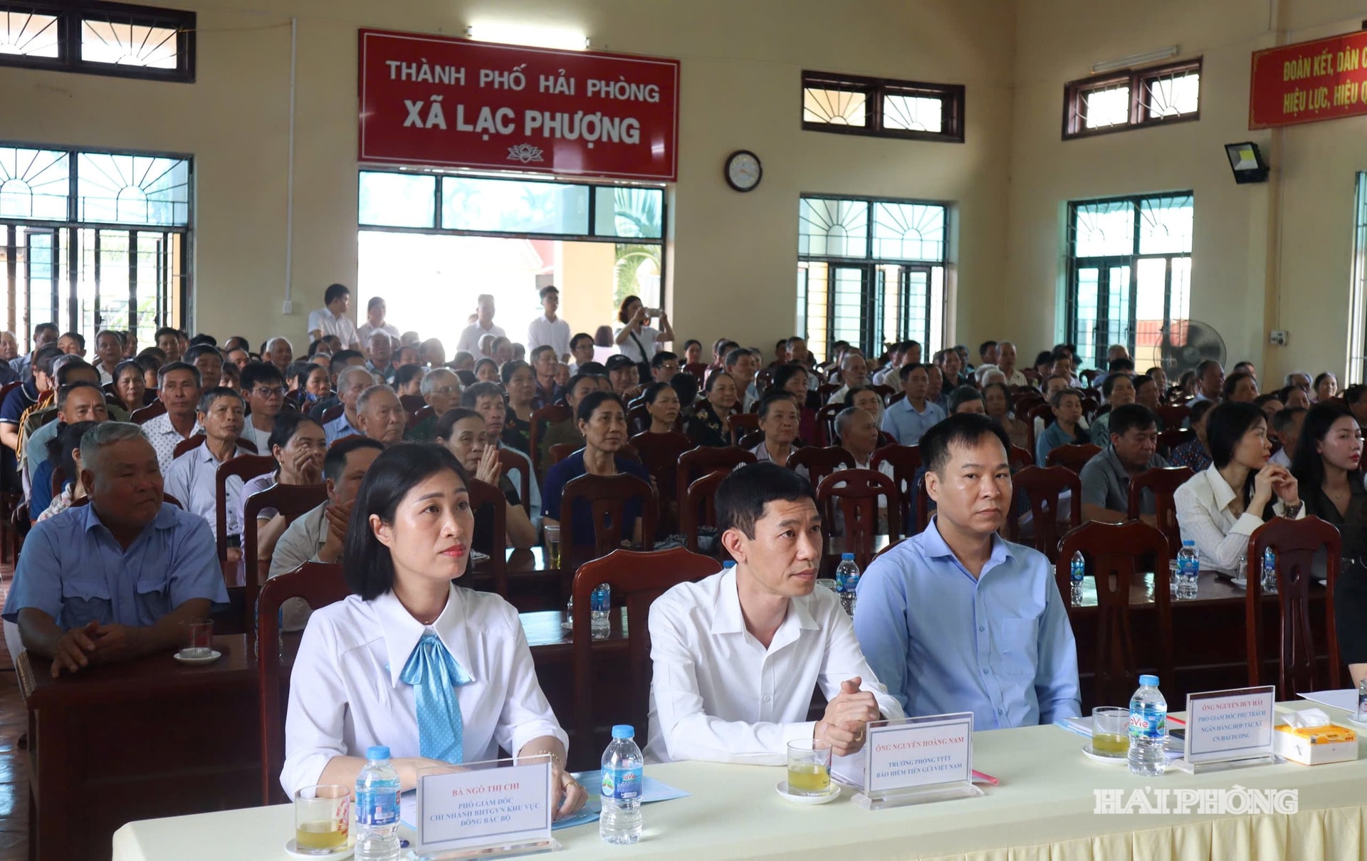 tuyen-truyen-luat-bao-hiem-tien-gui-2.jpg