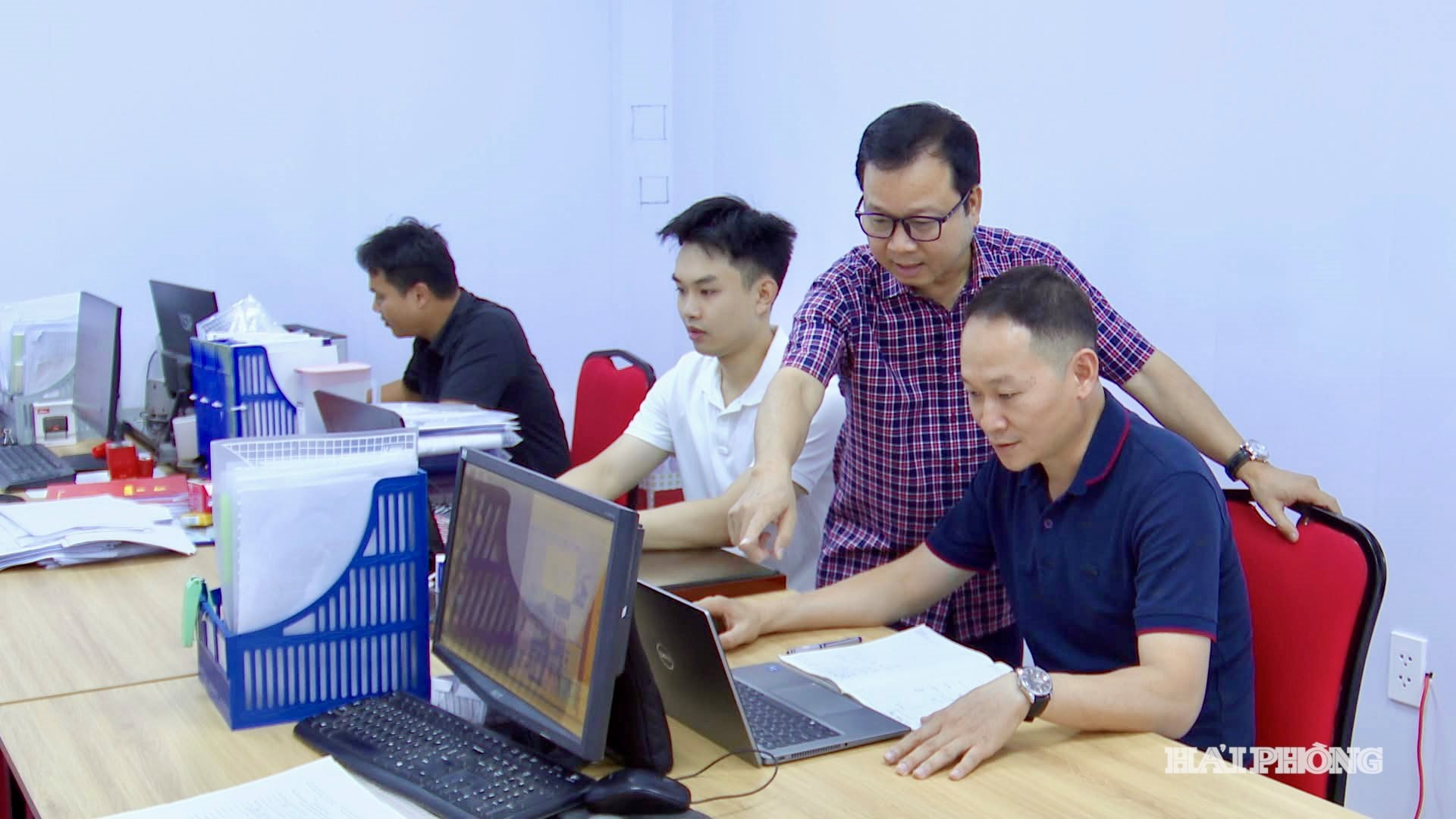 can-bo-phuong-phu-lien.jpg