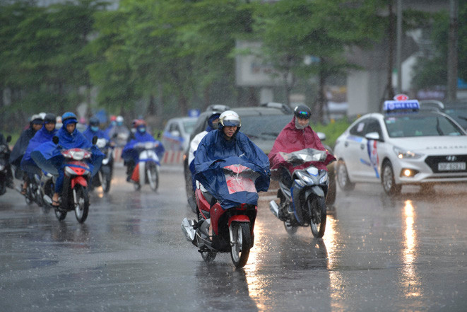 Khu vực Bắc Bộ có mưa rào và dông rải rác, cục bộ có nơi mưa to.