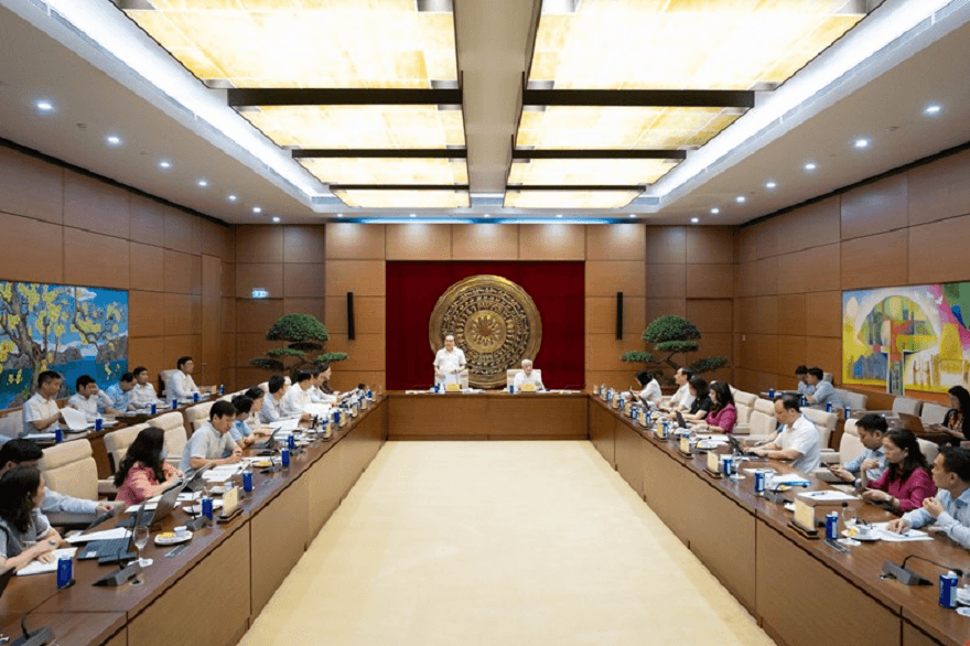 chu-tich-quoc-hoi-lam-viec.png
