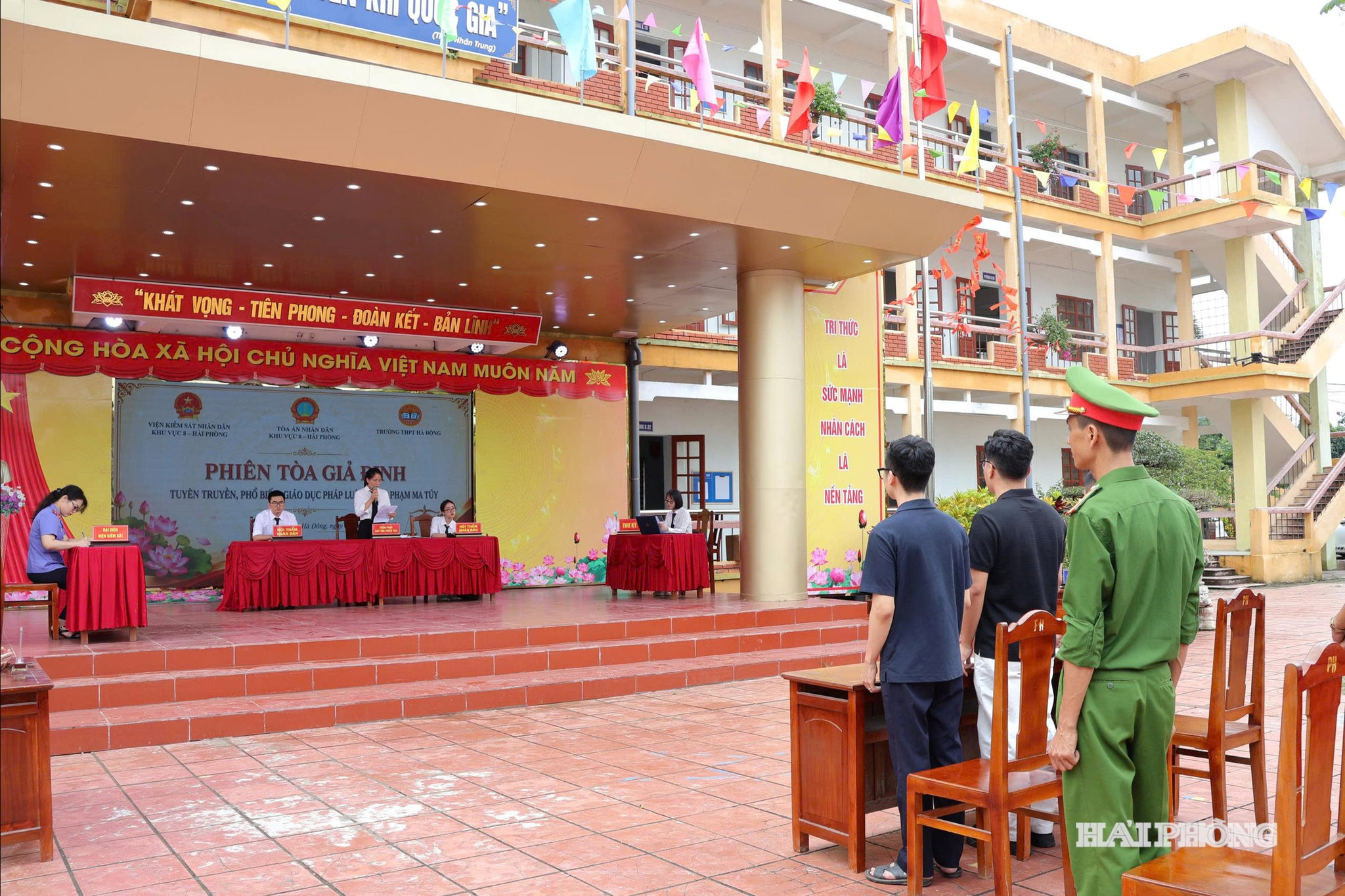 gia-dinh (2)
