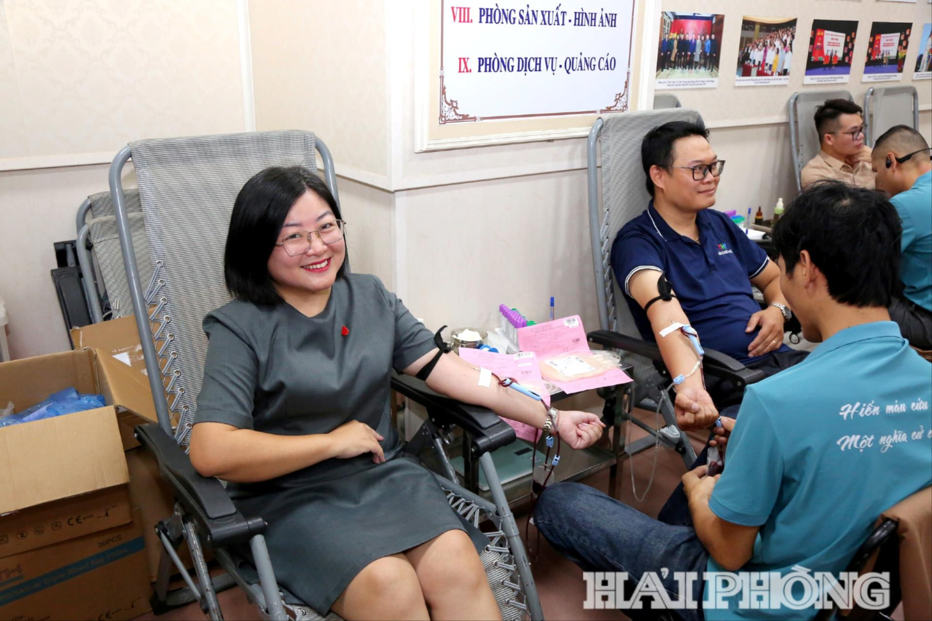 Các phóng viên, nhân viên Báo và PTTH Hải Phòng tham gia hiến máu tình nguyện