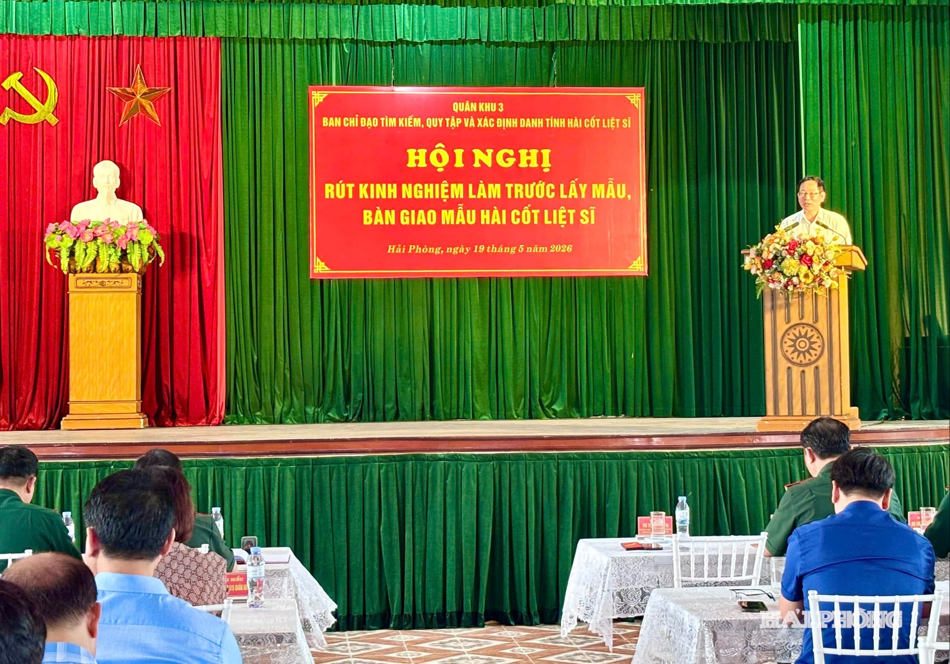 Đồng chí Vũ Tiến Phụng, Uỷ viên Ban thường vụ Thành ủy, Phó Chủ tịch UBND TP, Trưởng Ban chỉ đạo 515 thành phố Hải Phòng phát biểu tại Hội nghị Rút kinh nghiệm.