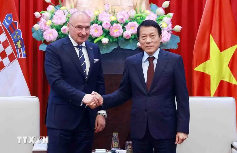 Đại tướng Lương Tam Quang, Bộ trưởng Bộ Công an tiếp Bộ trưởng Bộ Ngoại giao và các vấn đề châu Âu Cộng hòa Croatia Gordan Grlić Radman. (Ảnh: Phạm Kiên/TTXVN)