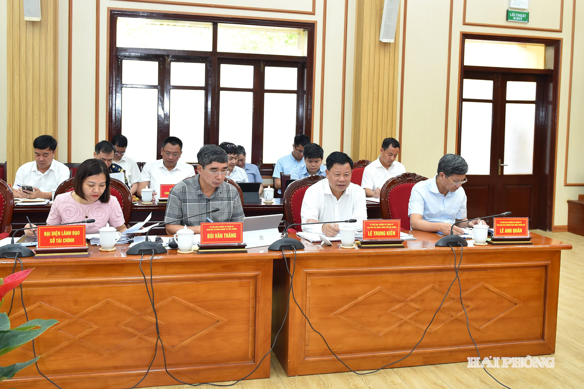 Các đại biểu dự cuộc làm việc.