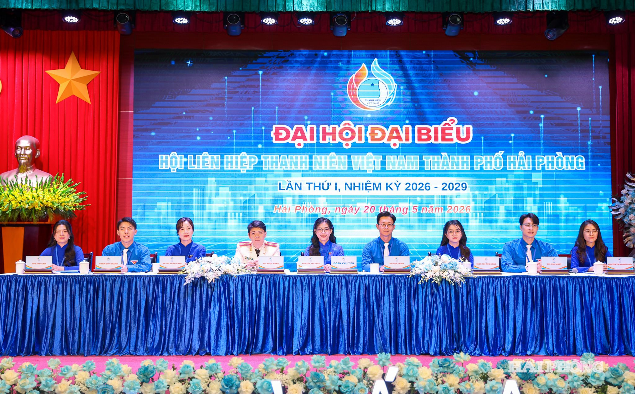 Đoàn chủ tịch điều hành đại hội