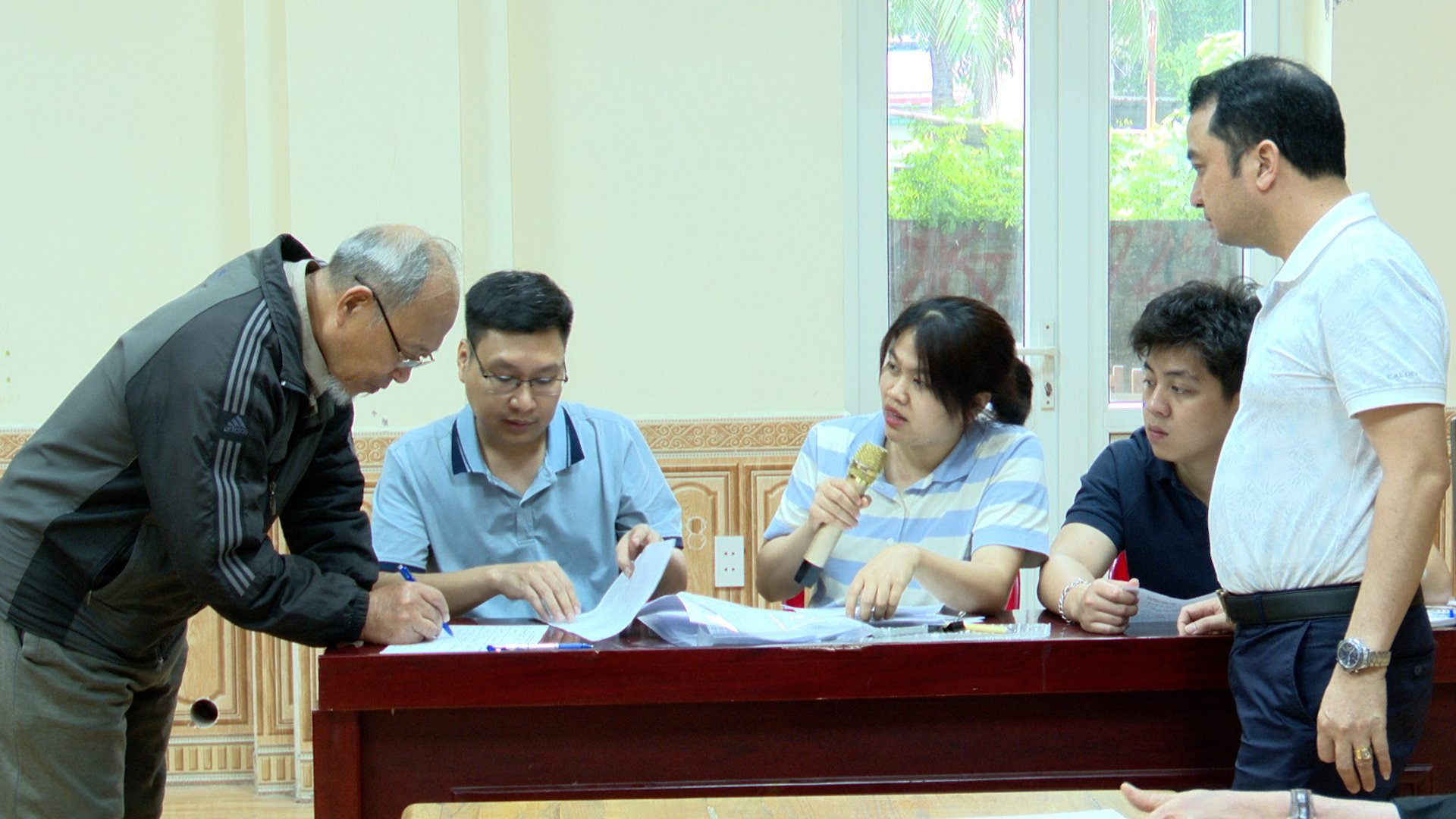 vanh-dai-2-f9b757e949598e4d977b4d2a11c50f18.jpg