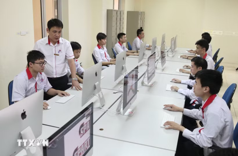 Một tiết học tại trường cao đẳng nghề. (Ảnh: Diệu Thúy/TTXVN)