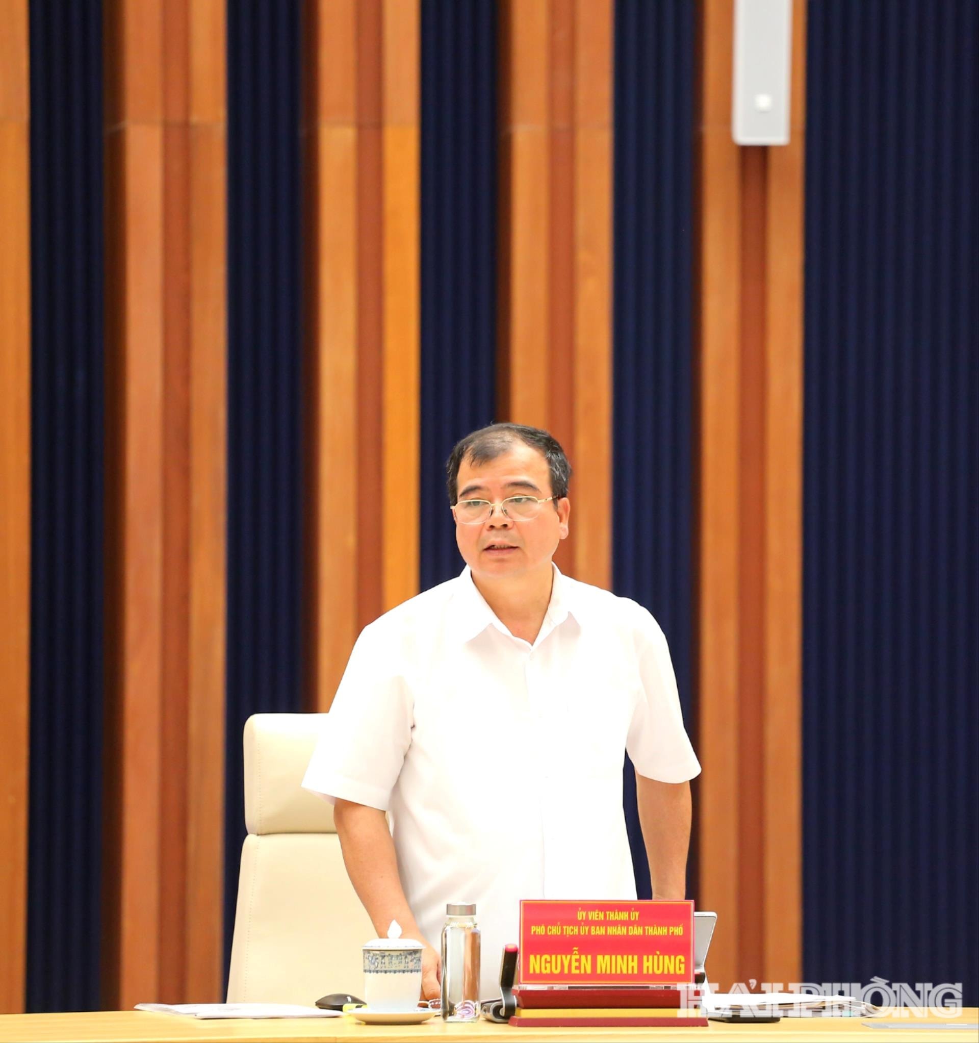 Đồng chí Nguyễn Minh Hùng, Phó Chủ tịch UBND thành phố phát biểu