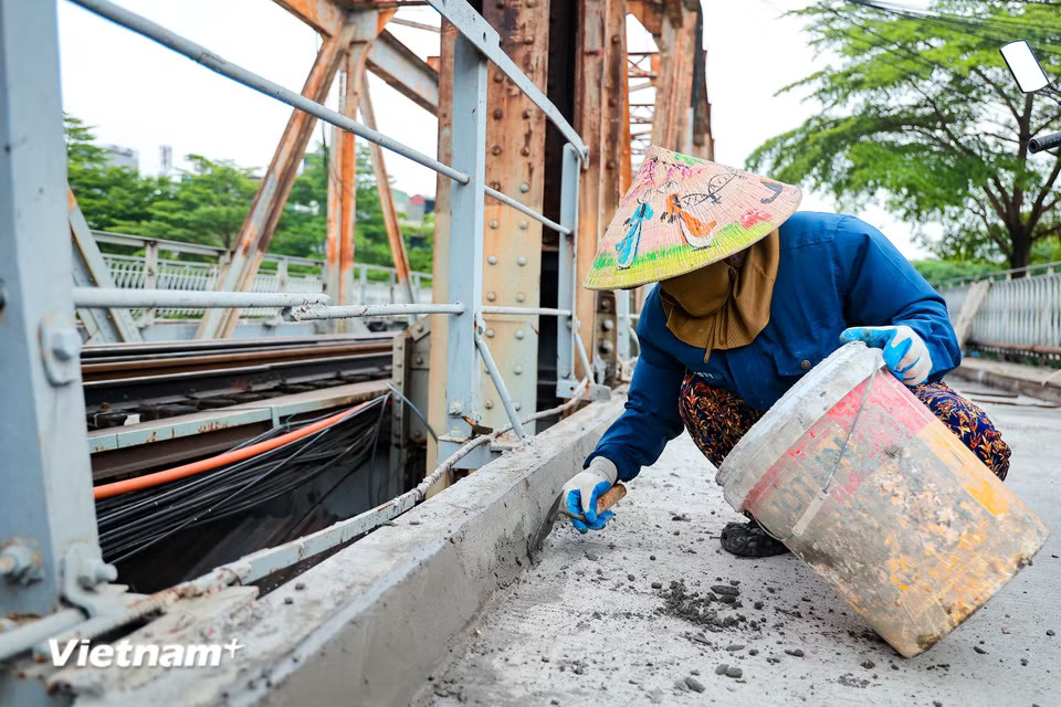 Hiện nay, các hạng mục chính đã hoàn thành, đơn vị thi công đang hoàn thiện những hạng mục phụ cuối cùng trước ngày 27/5. (Ảnh: Hoài Nam/Vietnam+)
