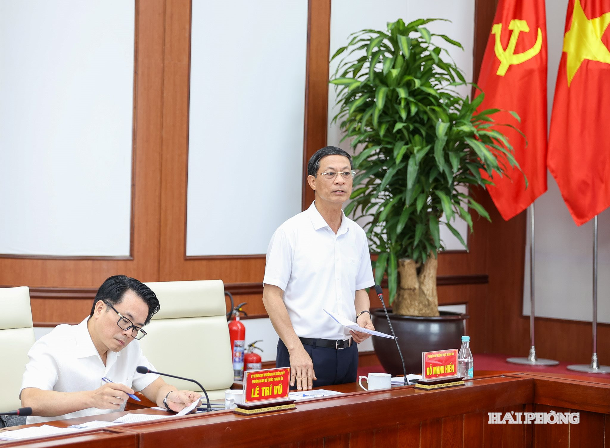 Đồng chí Đỗ Mạnh Hiến, Phó Bí thư Thường trực Thành uỷ phát biểu tại cuộc làm việc