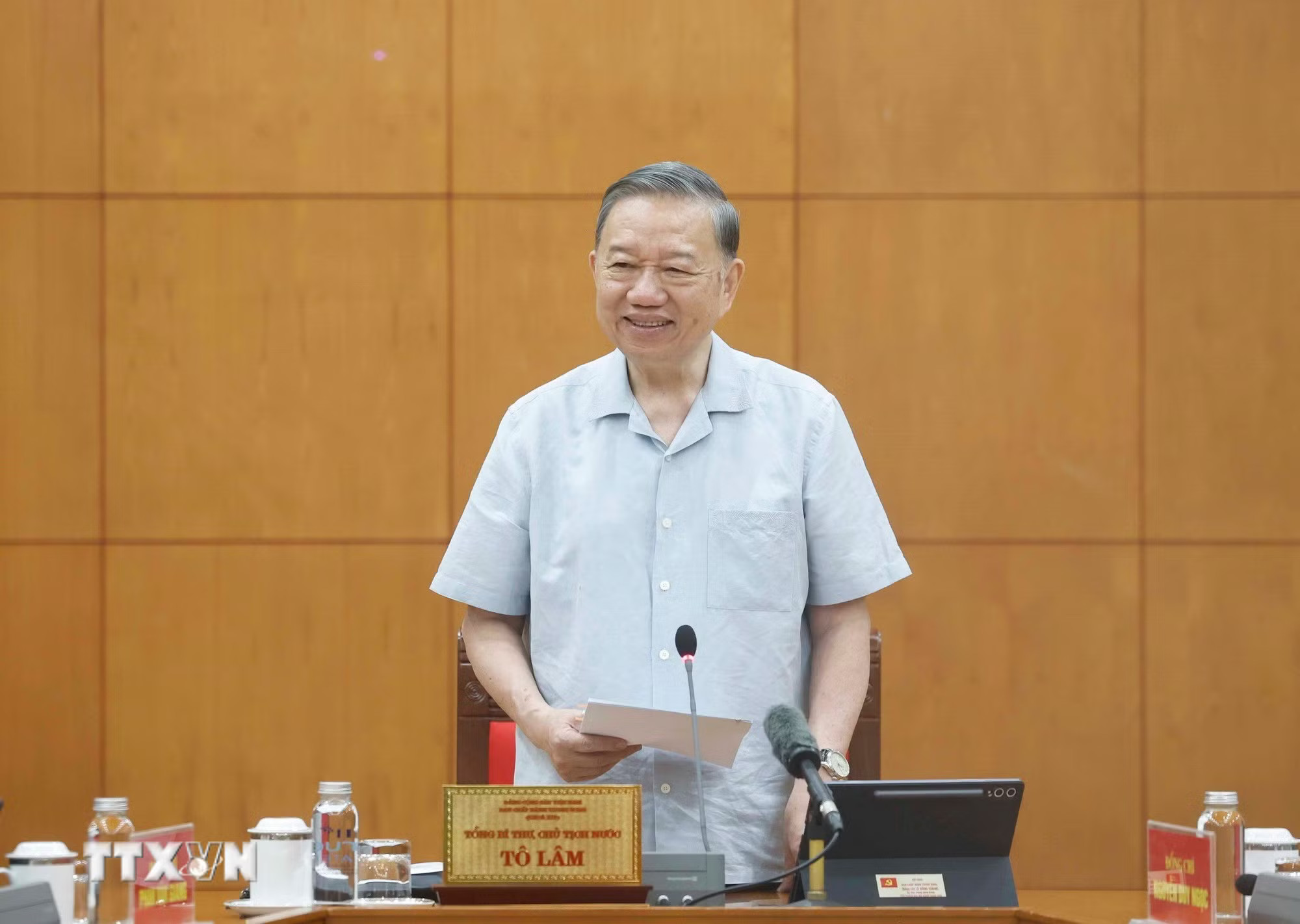 Tổng Bí thư, Chủ tịch nước Tô Lâm phát biểu chỉ đạo. (Ảnh: Thống Nhất/TTXVN) ttxvn-2505-tong-bi-thu-chu-tich-nuoc-nghien-cuu-khoa-hoc-co-ban-5.jpg