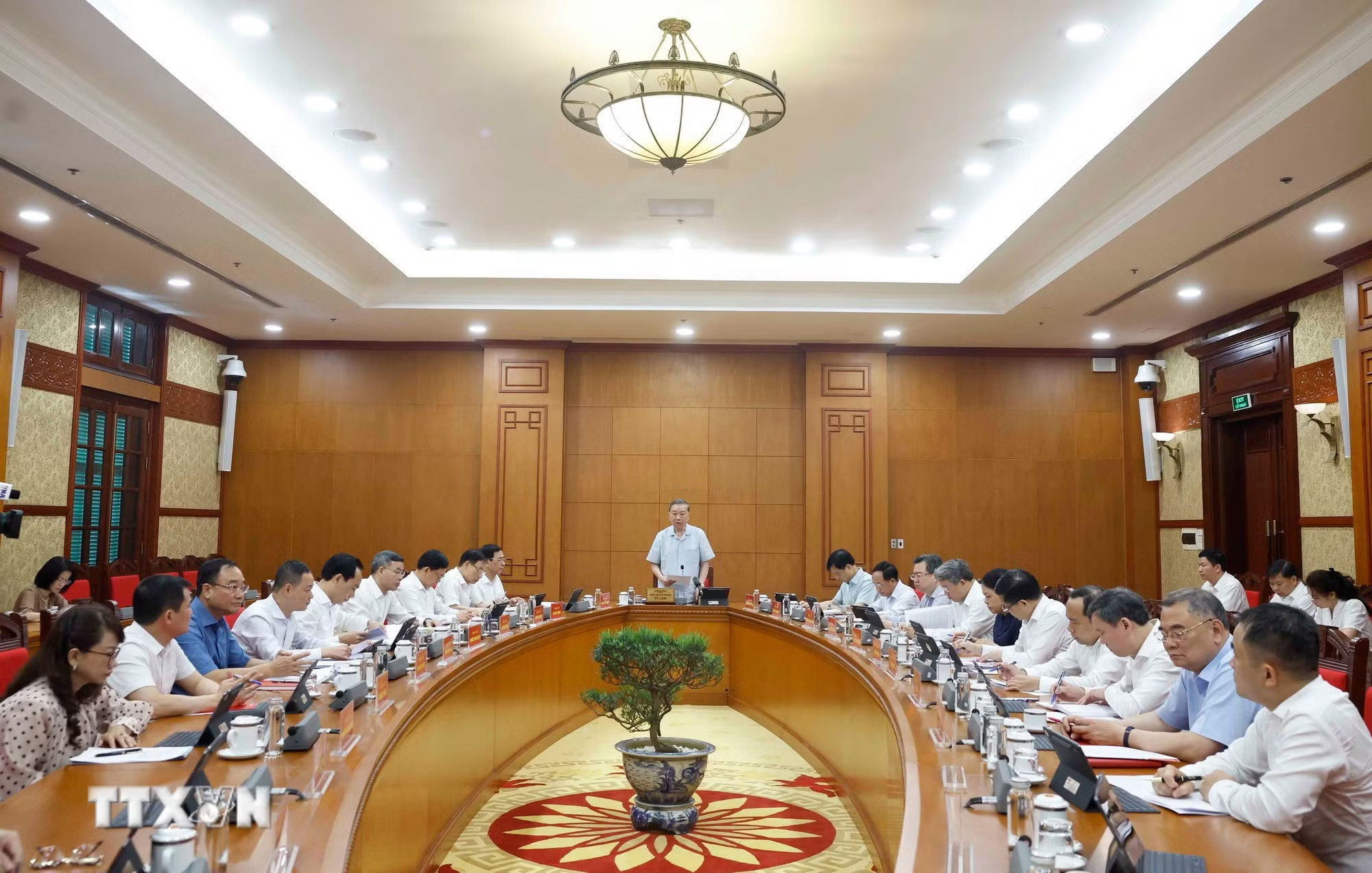 Tổng Bí thư, Chủ tịch nước Tô Lâm phát biểu chỉ đạo. (Ảnh: Thống Nhất/TTXVN) ttxvn-2505-tong-bi-thu-chu-tich-nuoc-nghien-cuu-khoa-hoc-co-ban-8.jpg