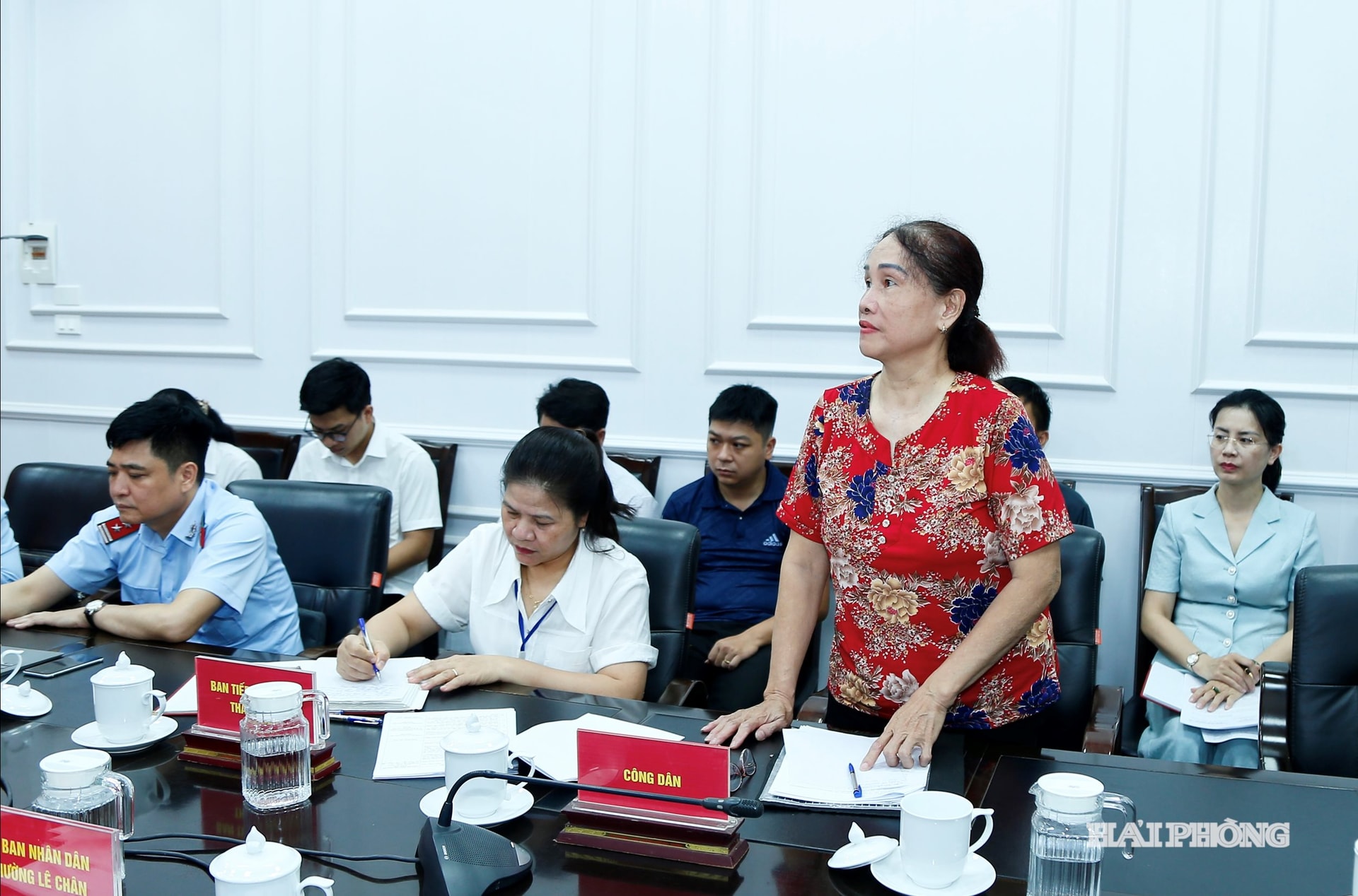 Công dân có đơn kiến nghị phát biểu tại cuộc làm việc.