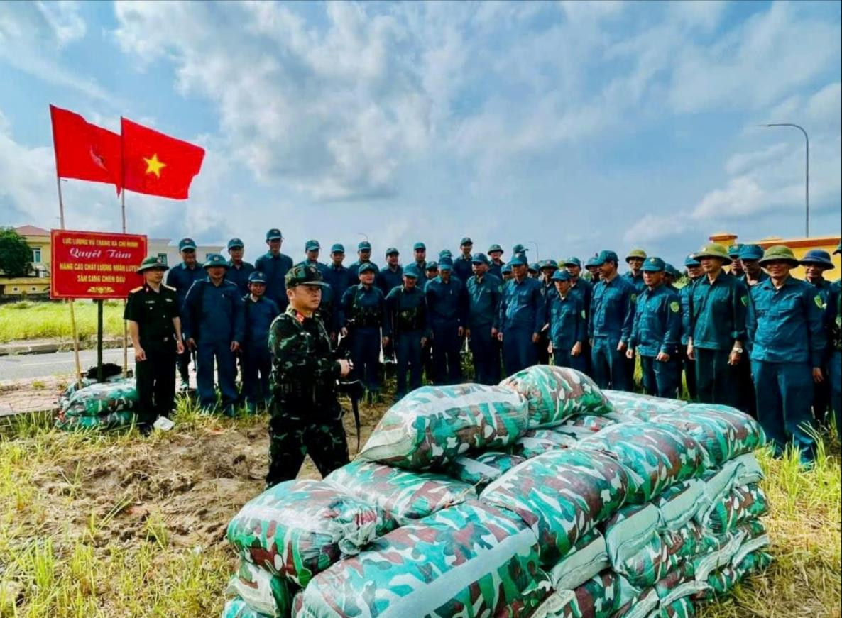 Ảnh báo in: Ban Chỉ huy quân sự xã Chí Minh tổ chức huấn luyện cho lực lượng dân quân cơ động năm 2026.
