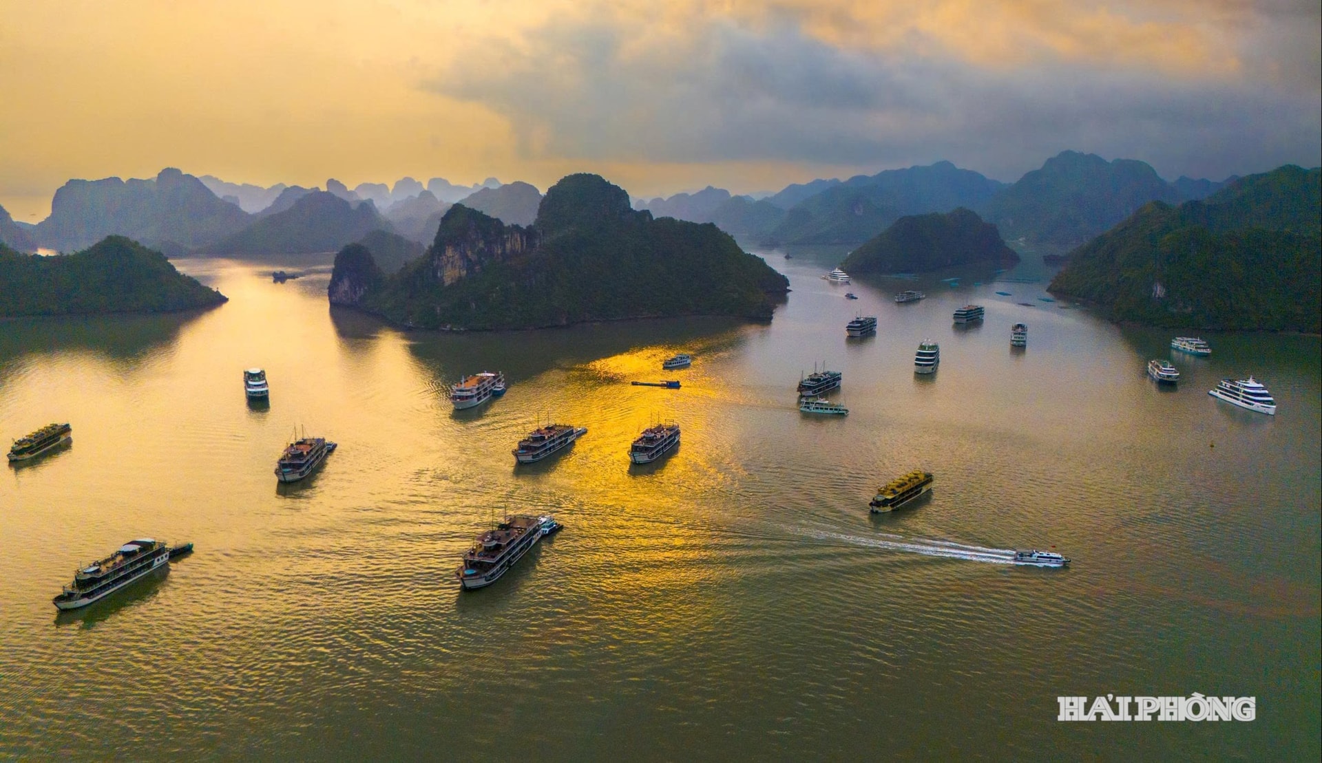 cat-ba-lot-top-15-diem-den-trang-mat-tiet-kiem-nhat-the-gioi.jpg