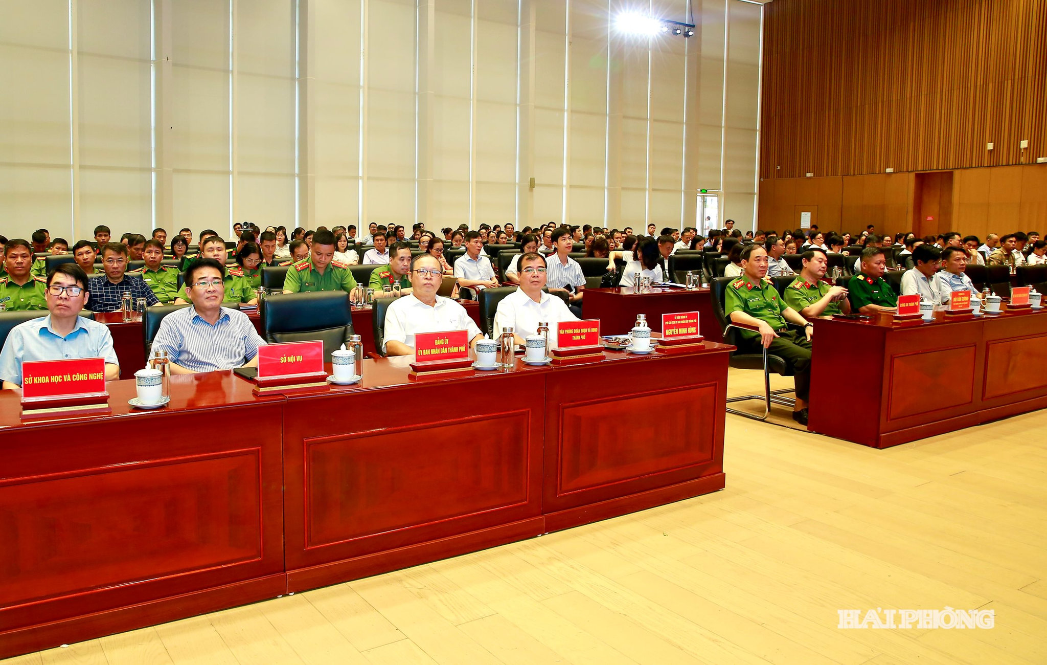 Đồng chí Nguyễn Minh Hùng, Phó chủ tịch UBND thành phố dự Hội nghị tập huấn Luật bảo vệ bí mật nhà nước.