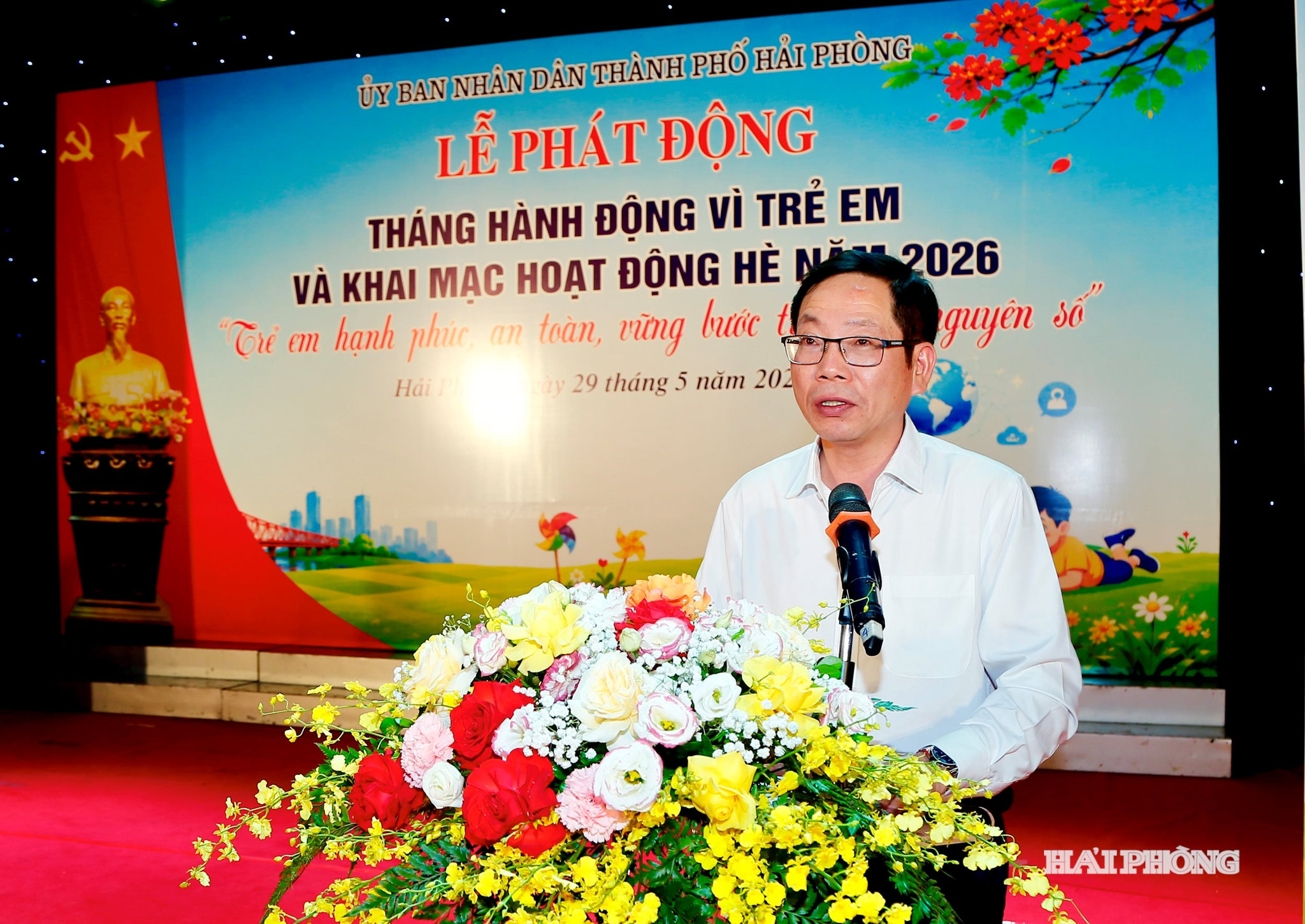 Đồng chí Vũ Tiến Phụng, Uỷ viên ban Thường vụ Thành ủy, Phó chủ tịch UBND thành phố phát biểu chỉ đạo tại lễ phát động .
