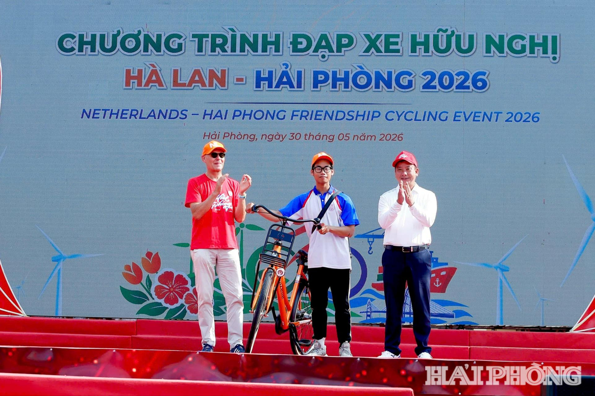 dap-xe-3-(1).jpg
