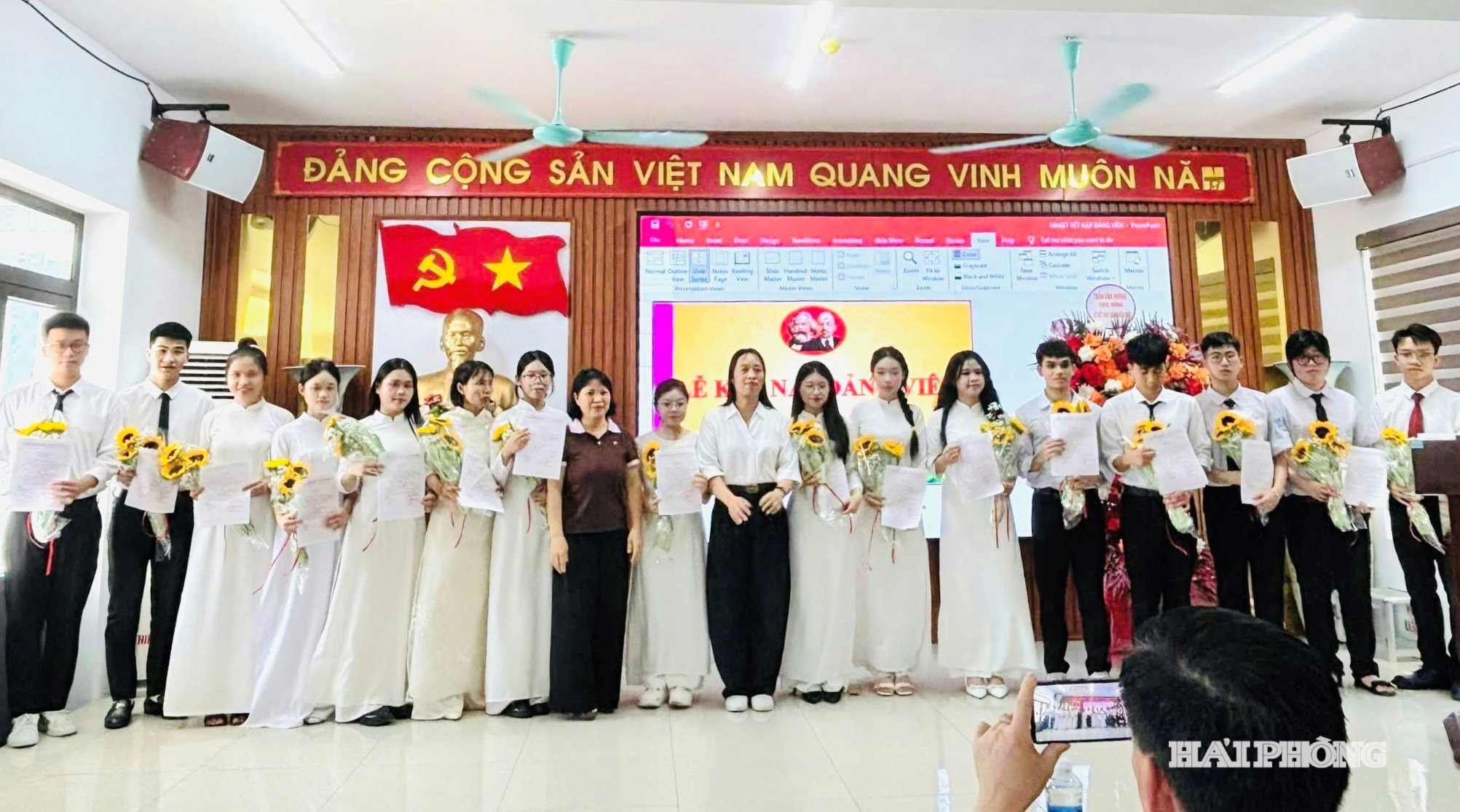 nhi-chieu.jpeg