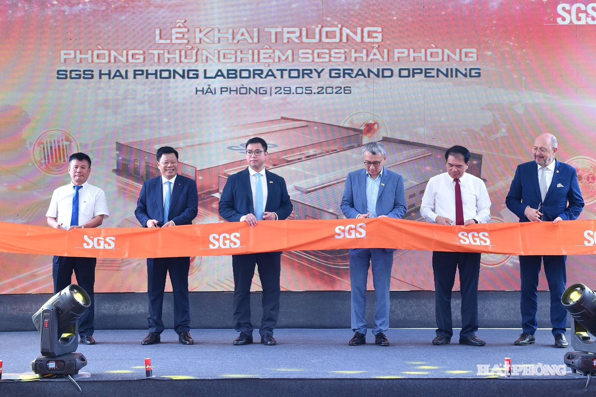 khai-truong-sgs1.jpg