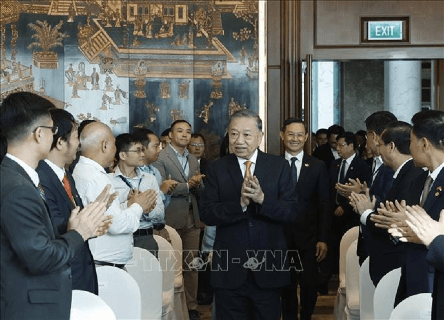 tong-bi-thu-gap-kieu-bao-01.png