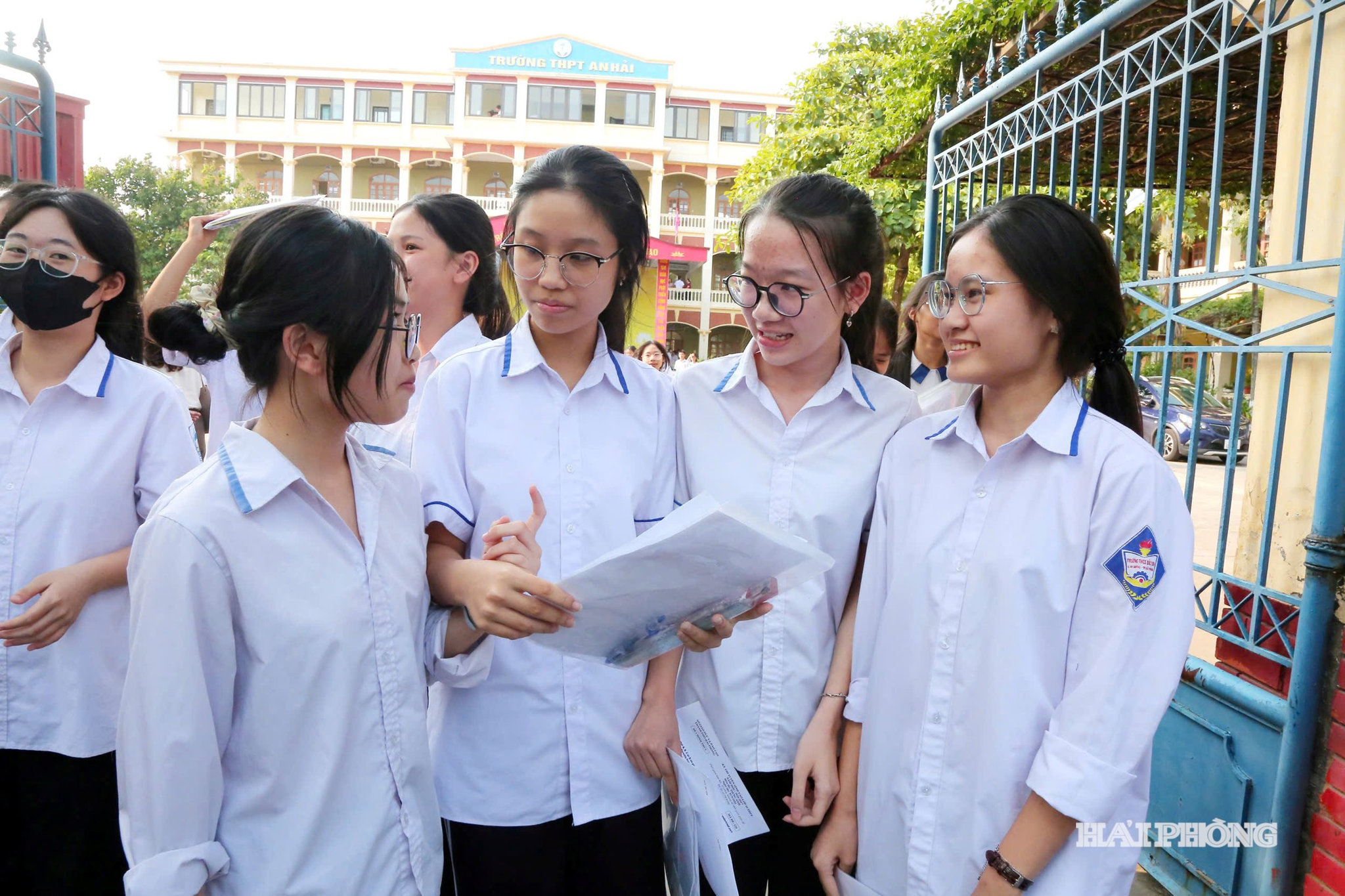 Đa số thí sinh dự thi vào 10 Hội đồng thi Trường THPT An Hải đều làm tốt bài thi ngoại ngữ.