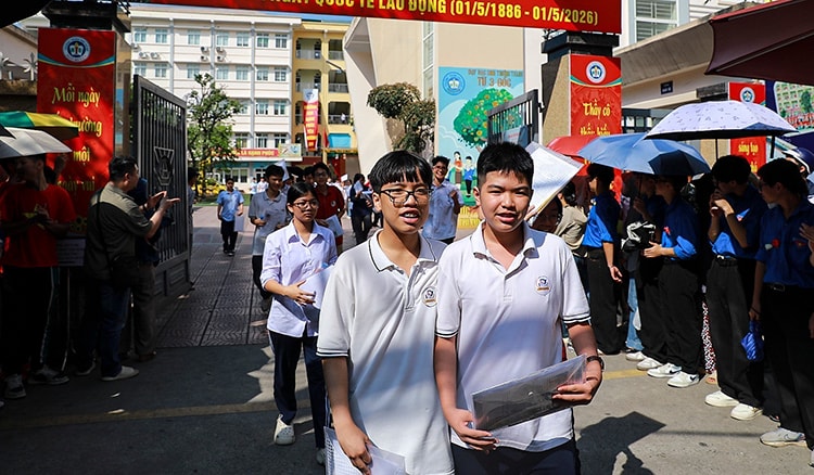 vna_potal_thi_sinh_ha_noi_hoan_thanh_ngay_thi_dau_tien_ky_thi_tuyen_sinh_lop_10_cong_lap__8795028.jpg
