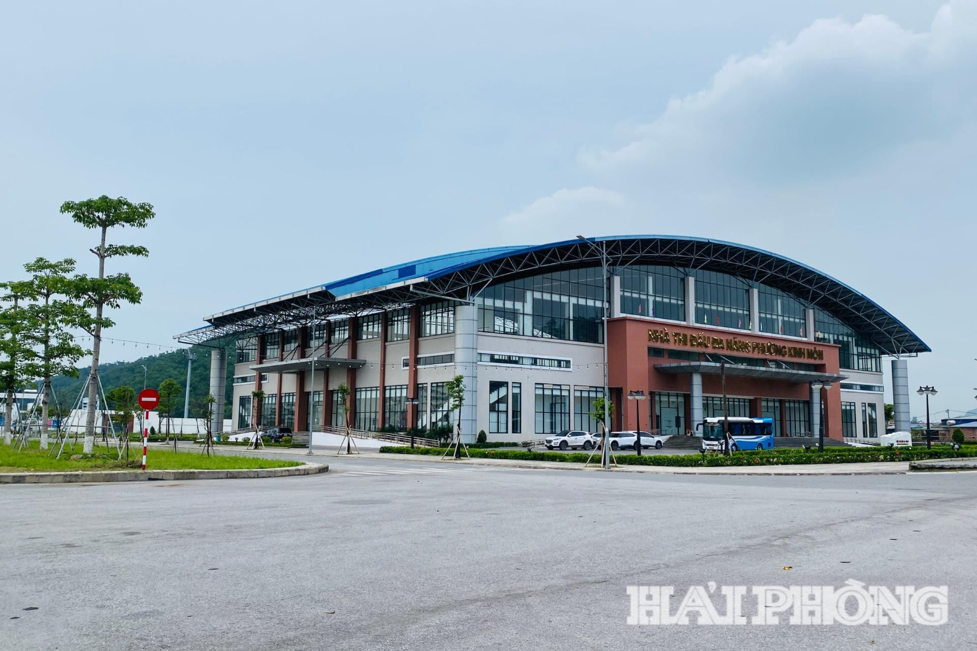 nha-thi-dau-kinh-mon3(1).jpg