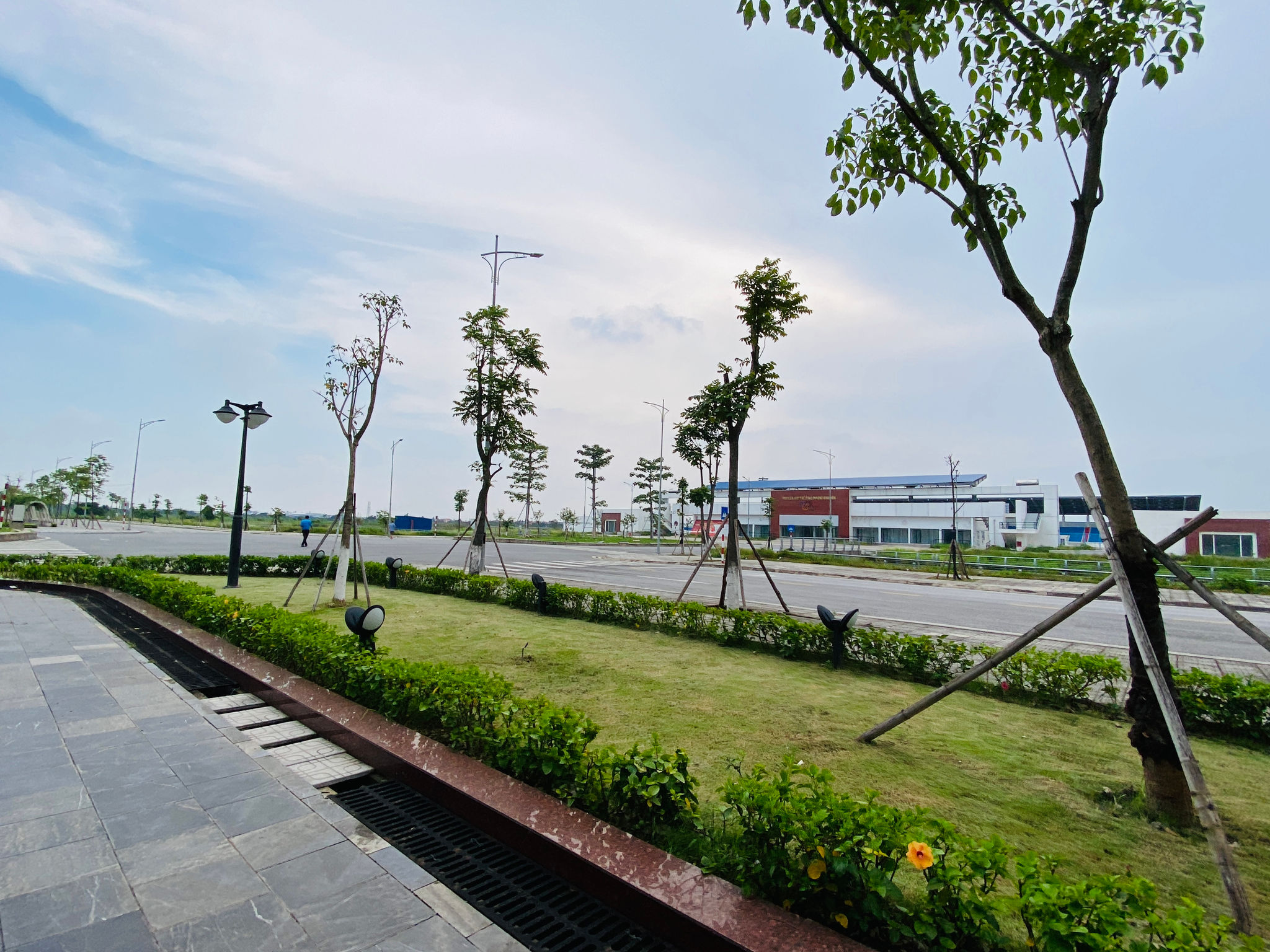 nha-thi-dau-kinh-mon4.jpg