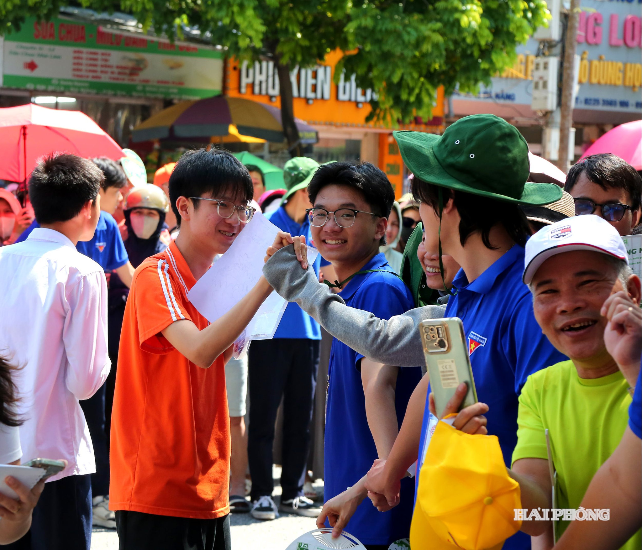 Thai Phien4
