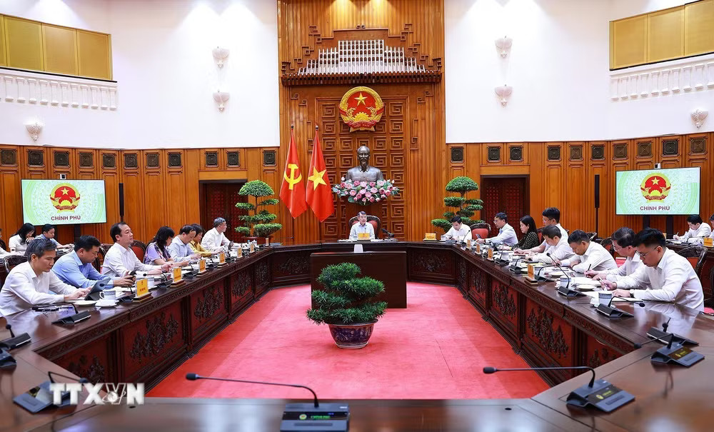 Thủ tướng Lê Minh Hưng chủ trì cuộc họp về phát triển Trung tâm tài chính quốc tế tại Việt Nam. (Ảnh: Dương Giang/TTXVN) ttxvn-thu-tuong-le-minh-hung-hop-ve-phat-trien-trung-tam-tai-chinh-quoc-te-tai-viet-nam-02-2.jpg