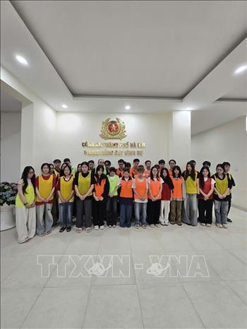 Khởi tố 18 đối tượng trong đường dây quảng bá website cờ bạc - Ảnh 3. Khởi tố 18 đối tượng trong đường dây quảng bá website cờ bạc - Ảnh 3.