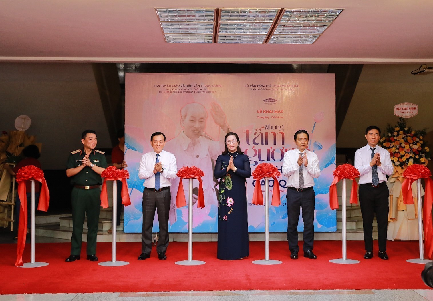 Khai mạc Triển lãm Khai mạc Triển lãm