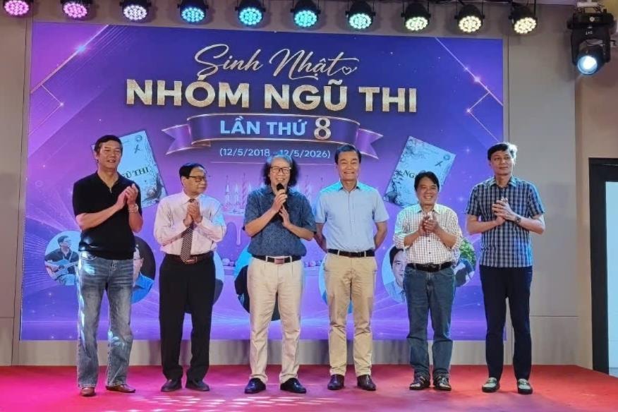 nhom-ngu-thi(1).jpg