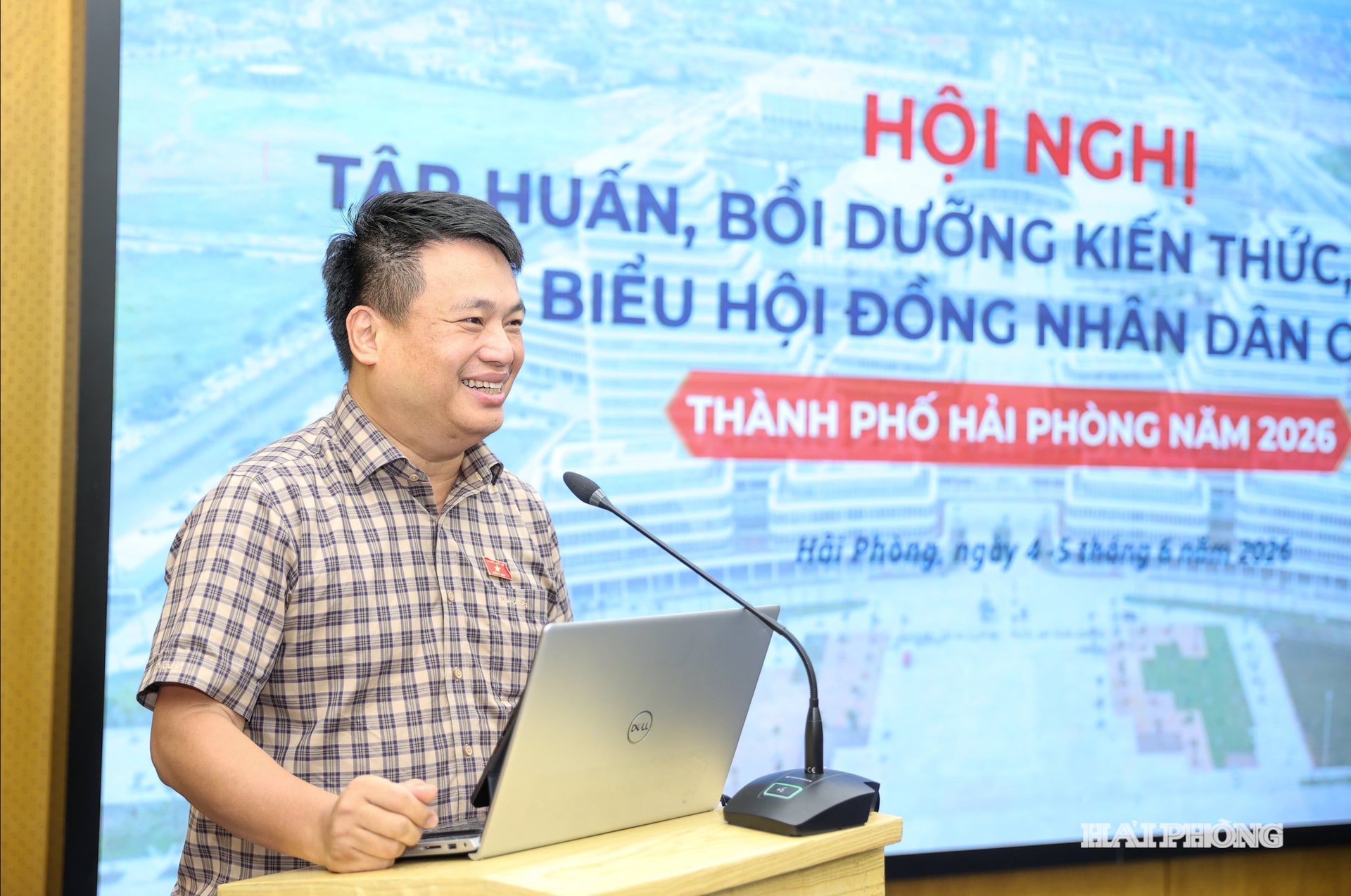 Đồng chí Đặng Ngọc Huy, Phó Chủ nhiệm Uỷ ban Công tác đại biểu phát biểu