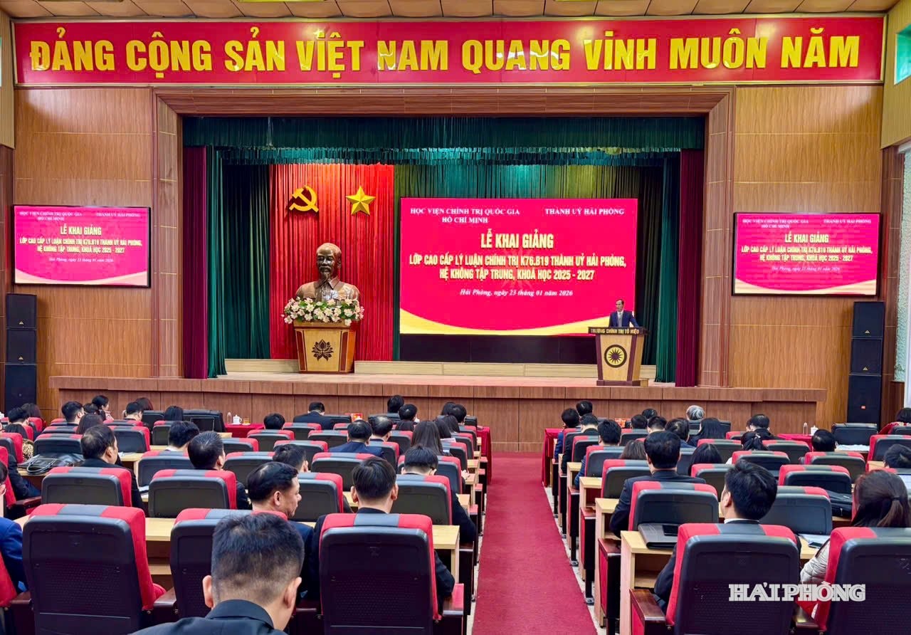 khai-giang-lop-cao-cap-ly-luan-chinh-tri.jpg