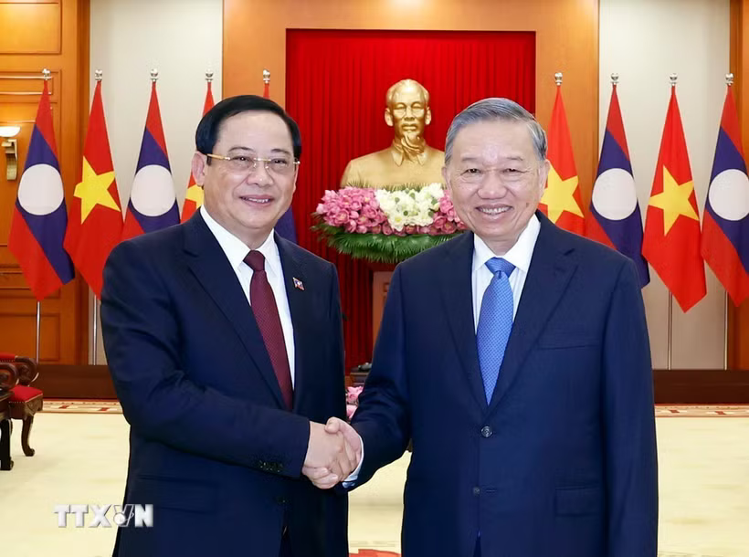 tong-bi-thu-tiep-lao.png