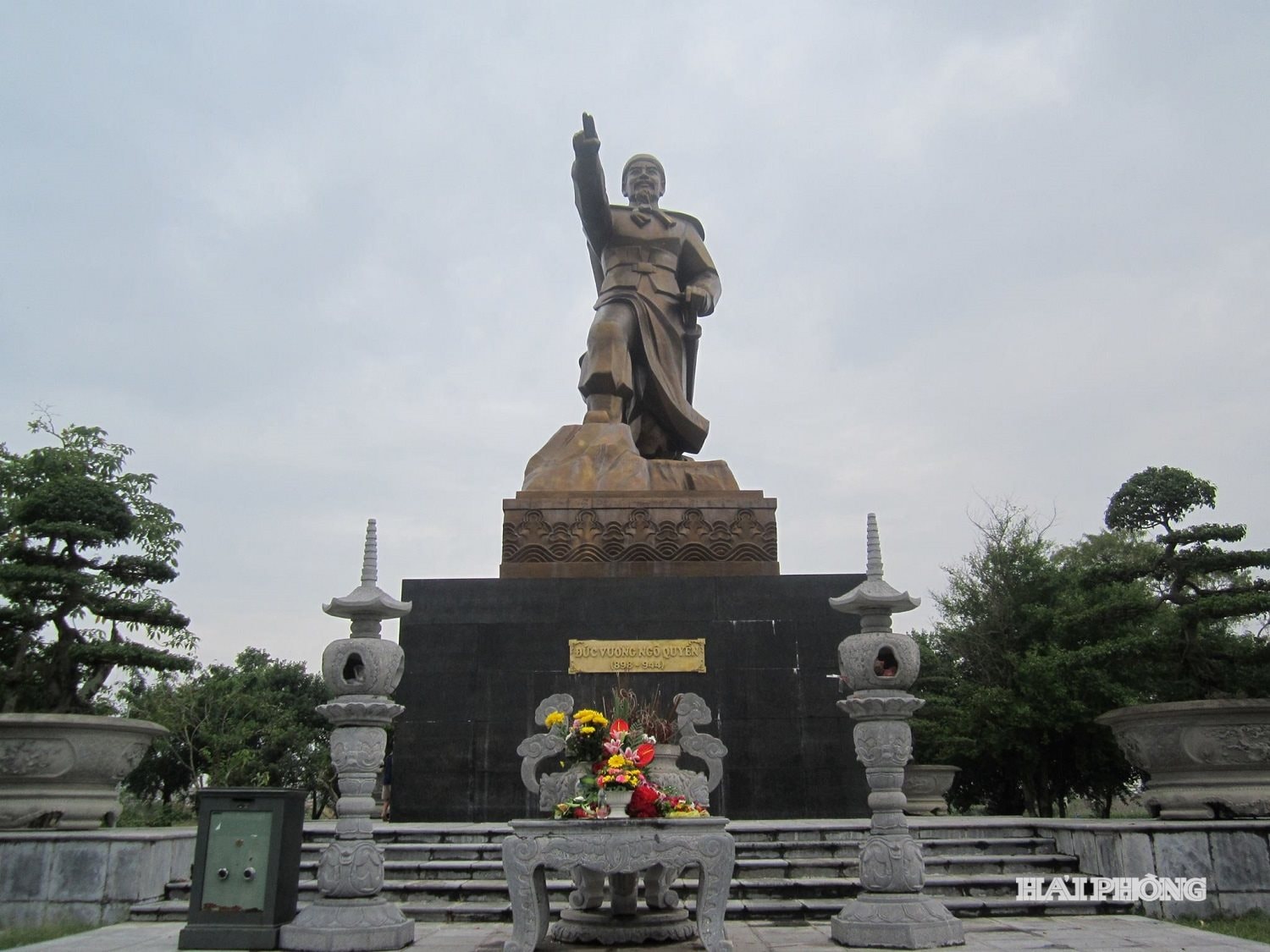 tuong-ngo-quyen.jpg