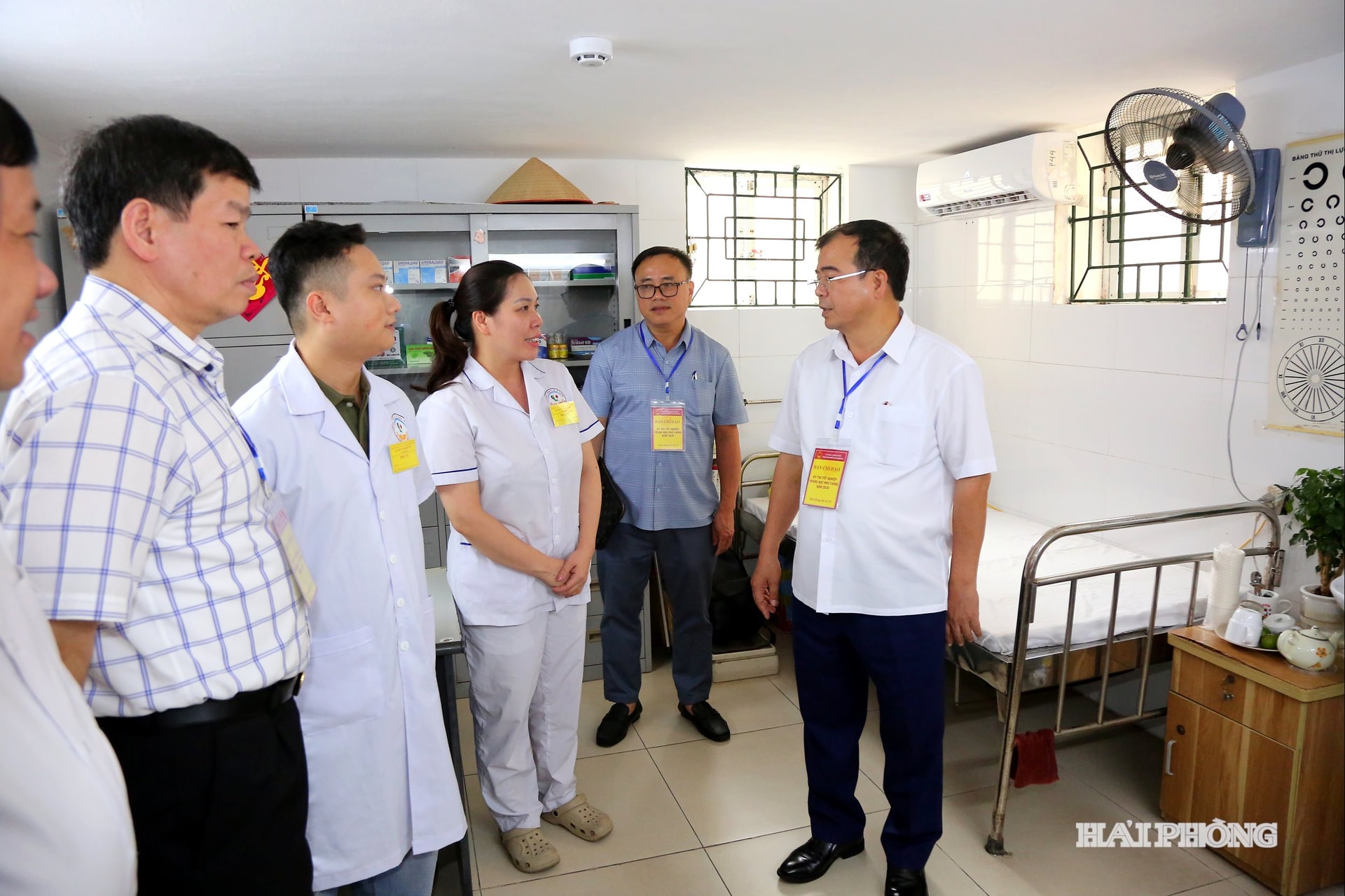 Đồng chí Nguyễn Minh Hùng, Phó Chủ tịch UBND thành phố kiểm tra công tác thi Tốt nghiệp THPT Quốc gia tại điểm thi Trường THPT Ngô Quyền