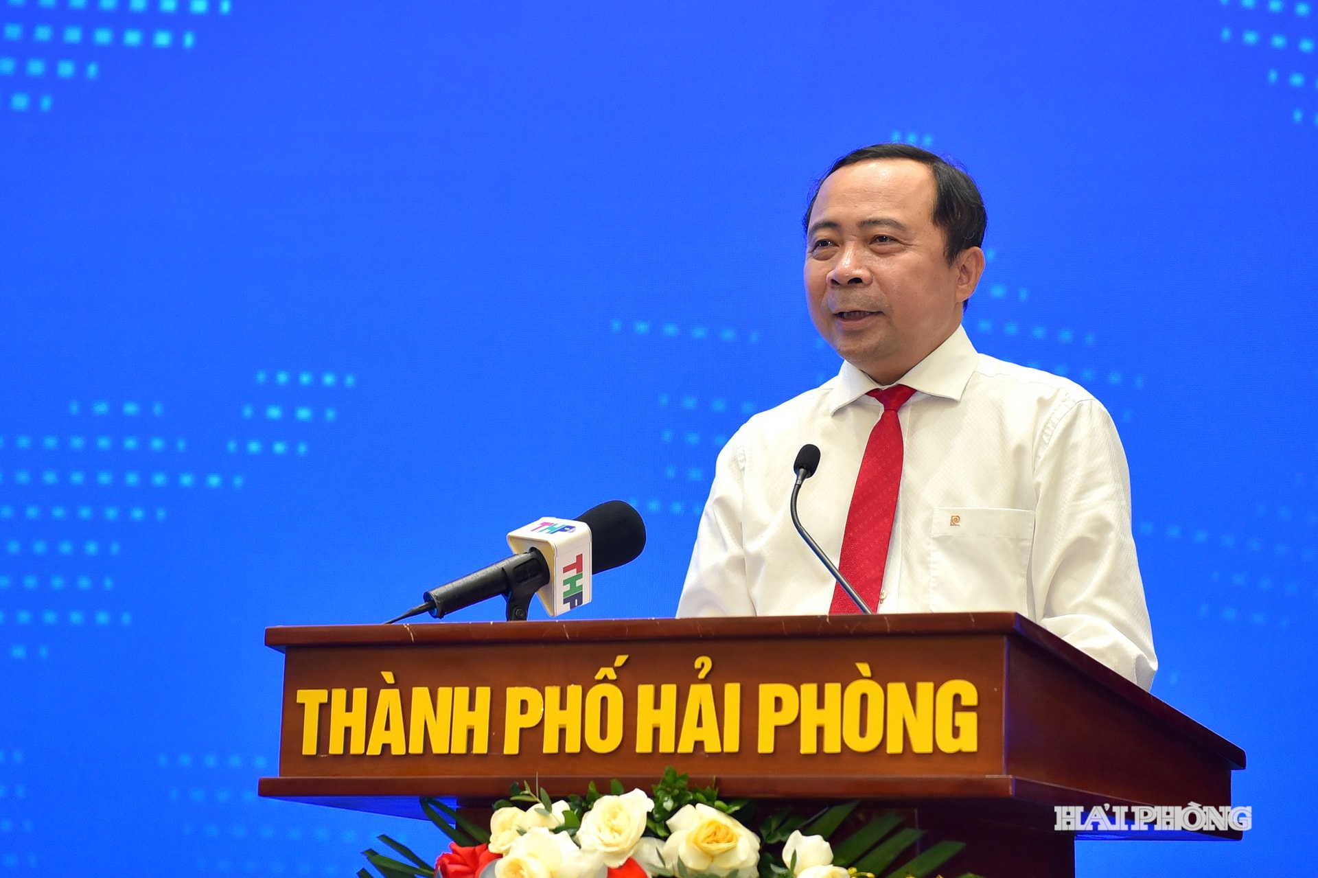 Đồng chí Vũ Hải Quân, Uỷ viên Trung ương Đảng, Bộ trưởng Bộ Khoa học và Công nghệ phát biểu tại hội thảo.