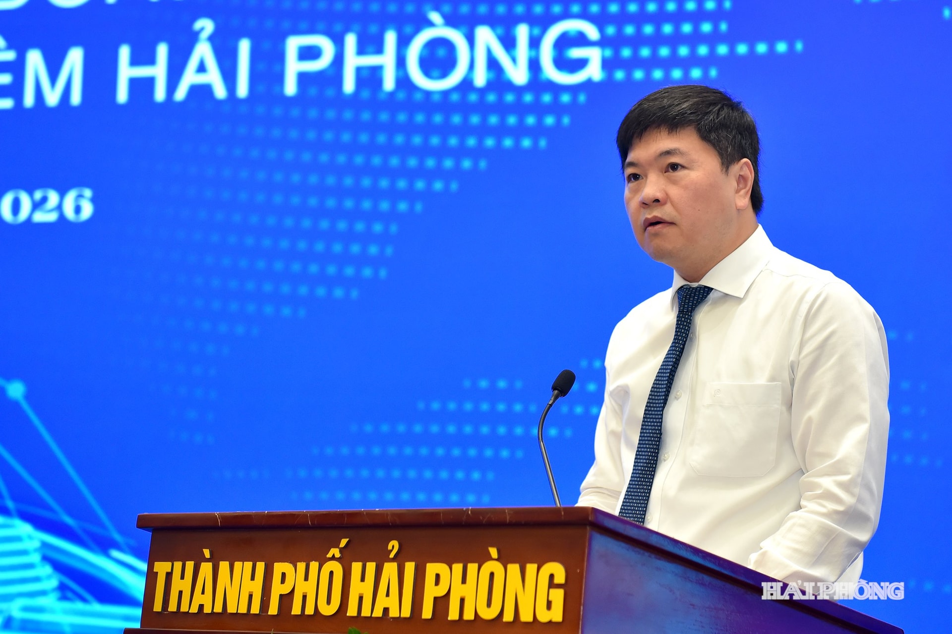 Đồng chí Hoàng Minh Cường, Phó chủ tịch UBND thành phố phát biểu tại hội thảo.