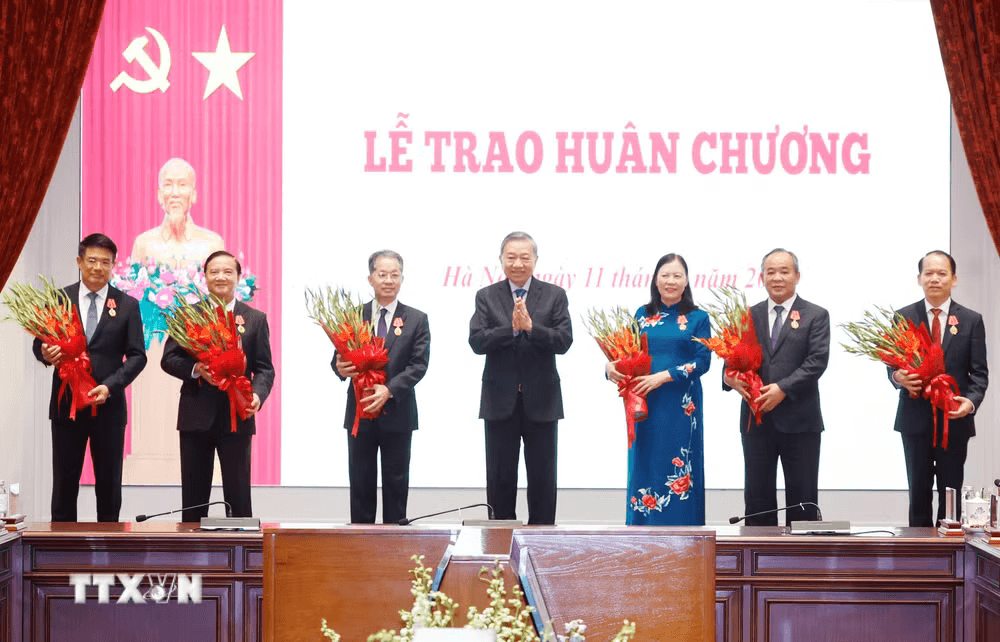 tong-bi-thu-hop-cai-cach-tu-phap-02.png